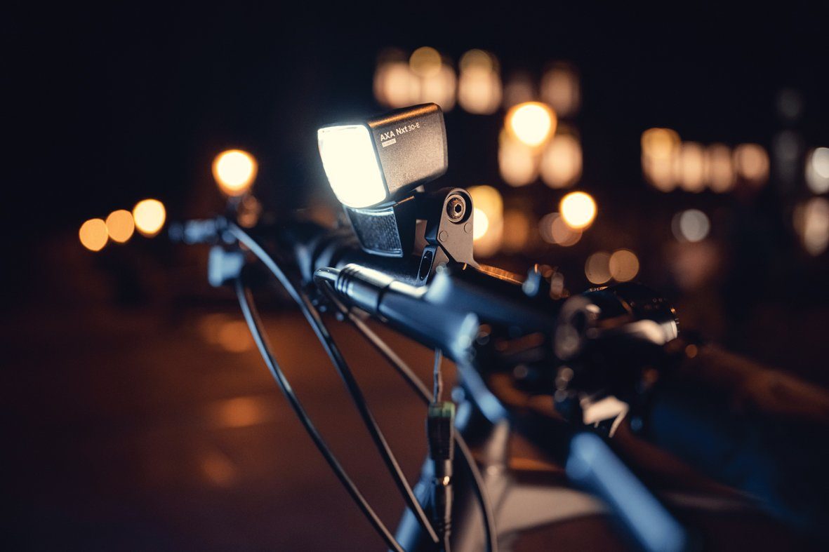 AXA Fahrradbeleuchtung AXA LED Scheinwerfer NXT30 E Bike 30 LUX 6 48V Gleichstrom