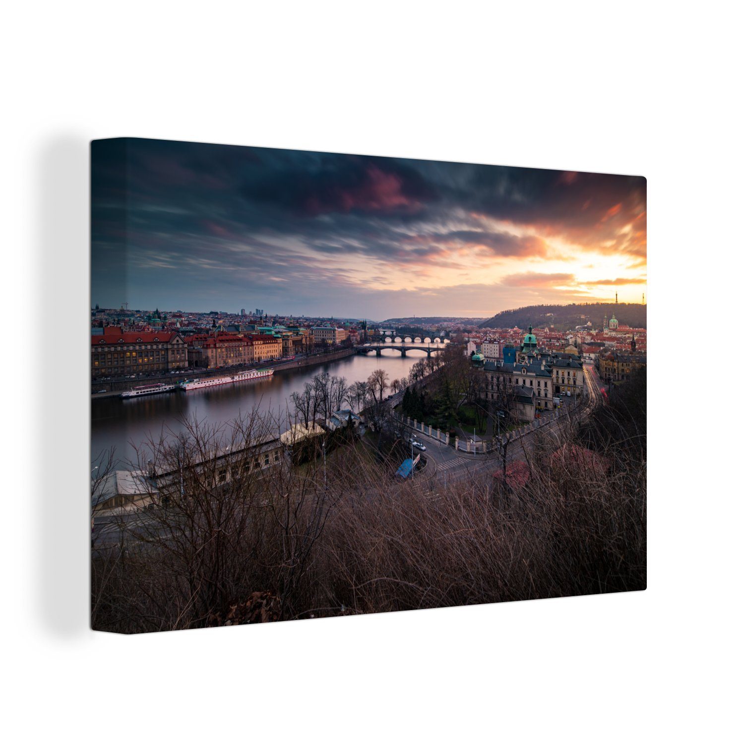 OneMillionCanvasses® Aufhängefertig, cm St), in Wanddeko, Moldau (1 Luftaufnahme Sonnenuntergangs Leinwandbild Prag, des an der Wandbild 30x20 Leinwandbilder,