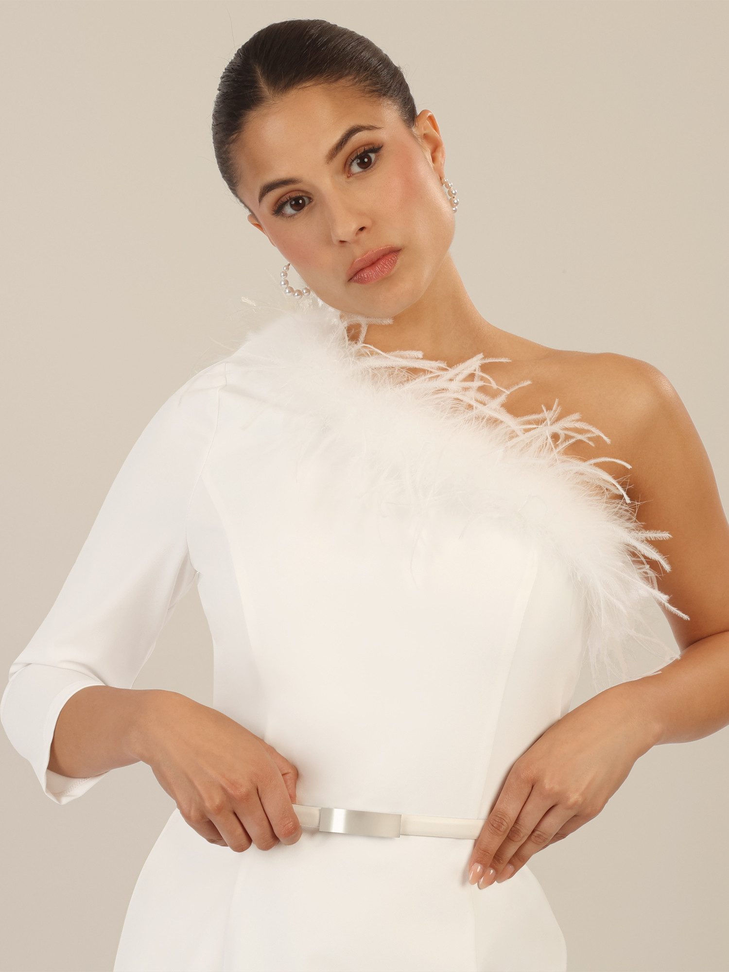 Apart Cocktailkleid mit Federbesatz