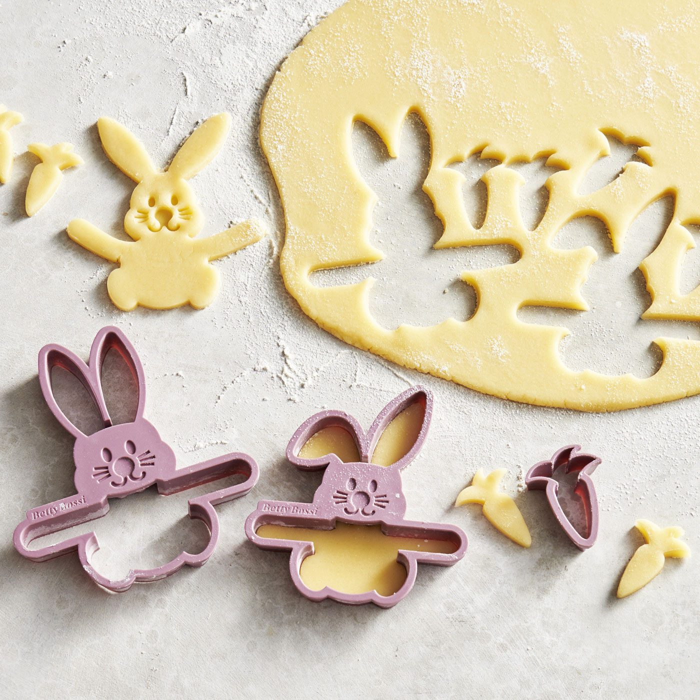 Betty Bossi Ausstechform Keks-Ausstecher Hase und Karotte – Set Kunststoff Lila, Kunststoff, (Set, 3-St), 1x Hase groß (13cm), 1x Hase klein (11,5 cm), 1x Karotte (5,5 cm)