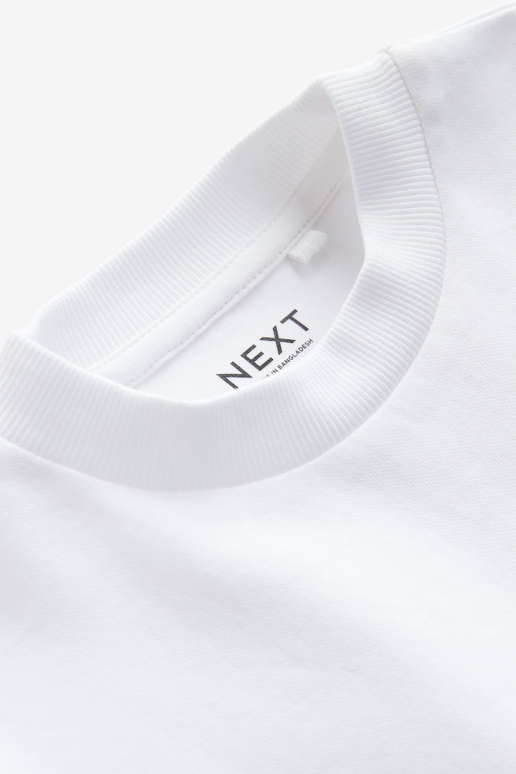 Fit Relaxed T-Shirt Next in Material schwerem aus White (1-tlg) T-Shirt