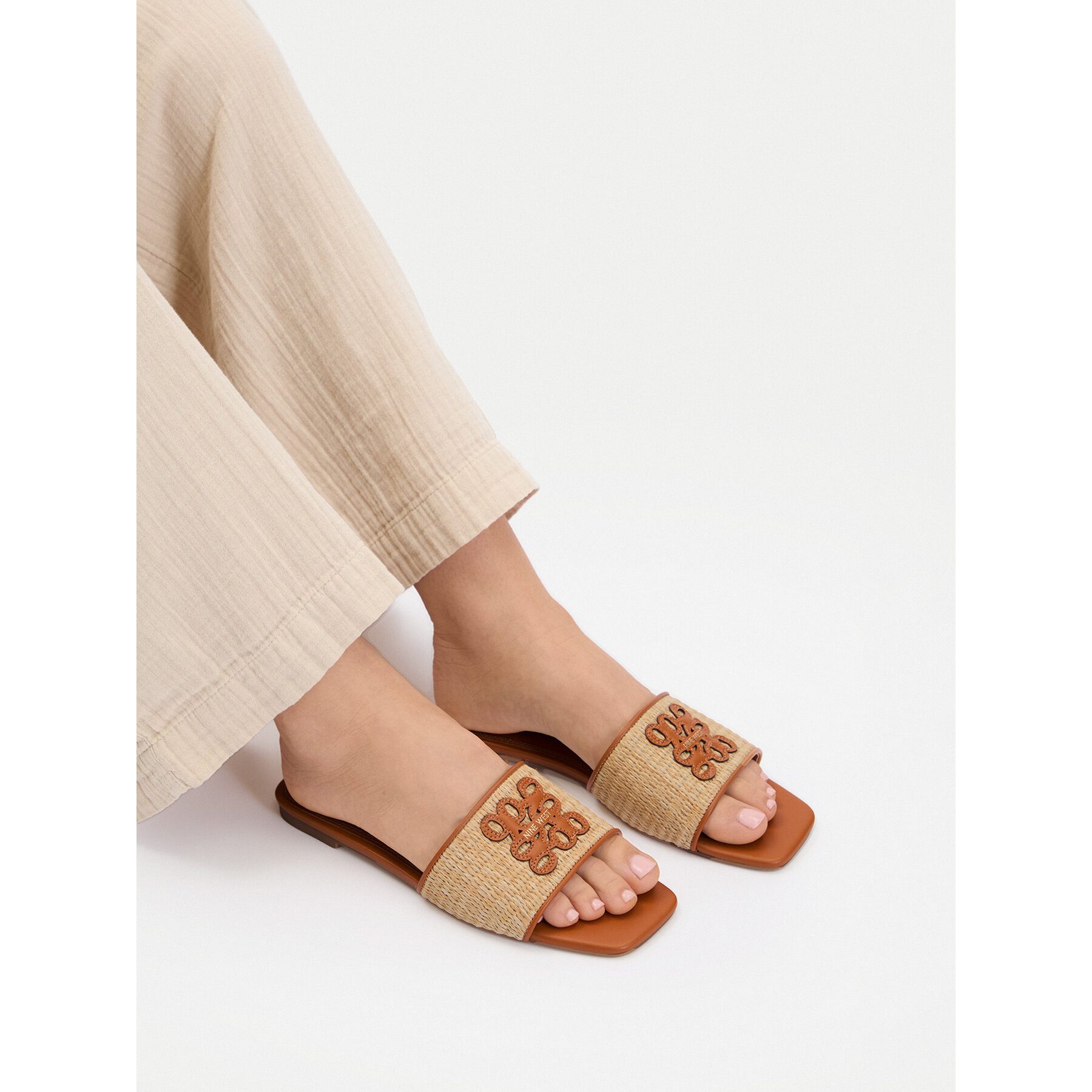 Nine West Beige Flip-Flops für Damen von Nine West Badepantolette