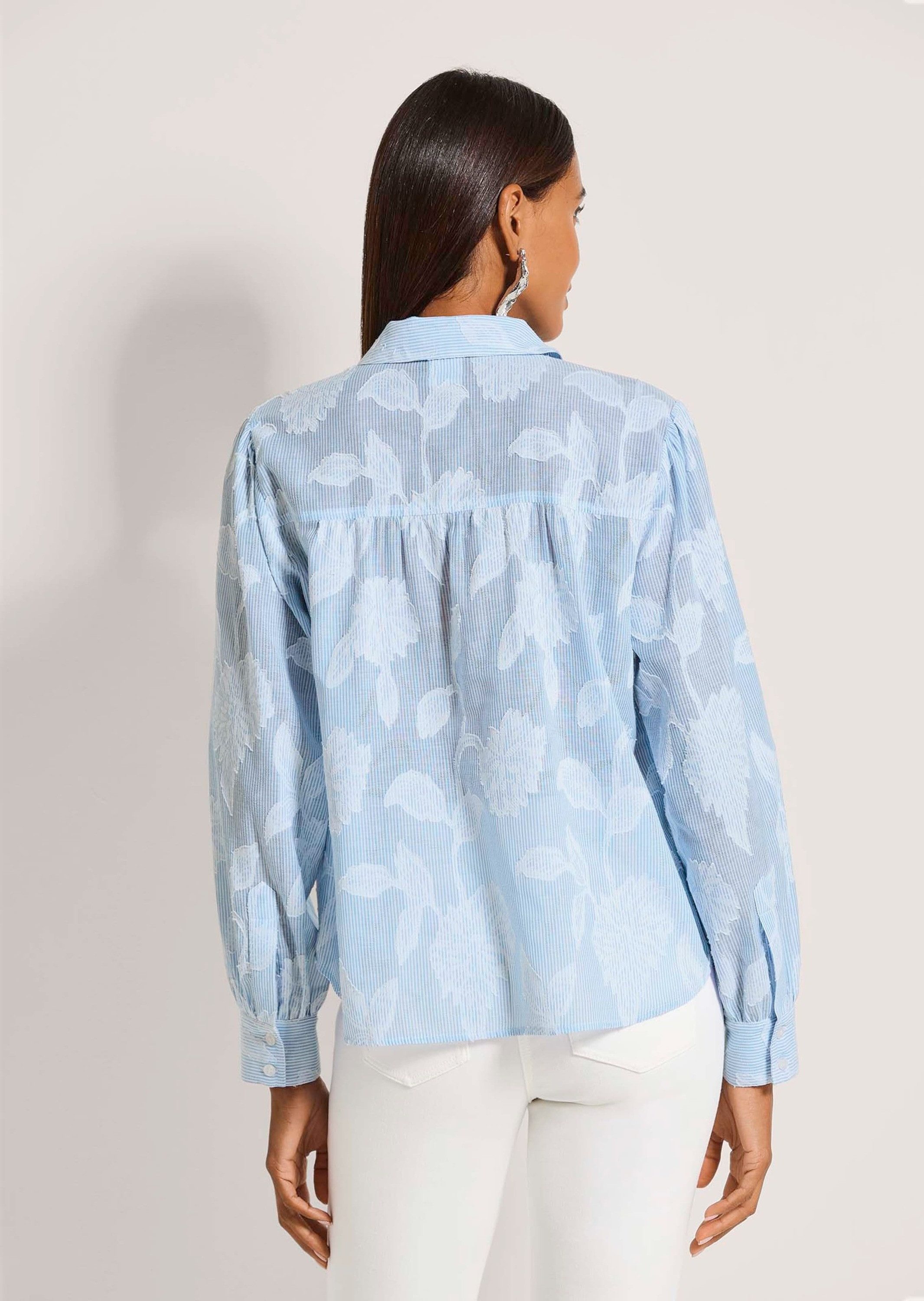 MADELEINE Hemdbluse Ausbrennerbluse mit Blütenmotiv Jacquardbluse mit Hemdkragen, Knopfleiste und Langarm