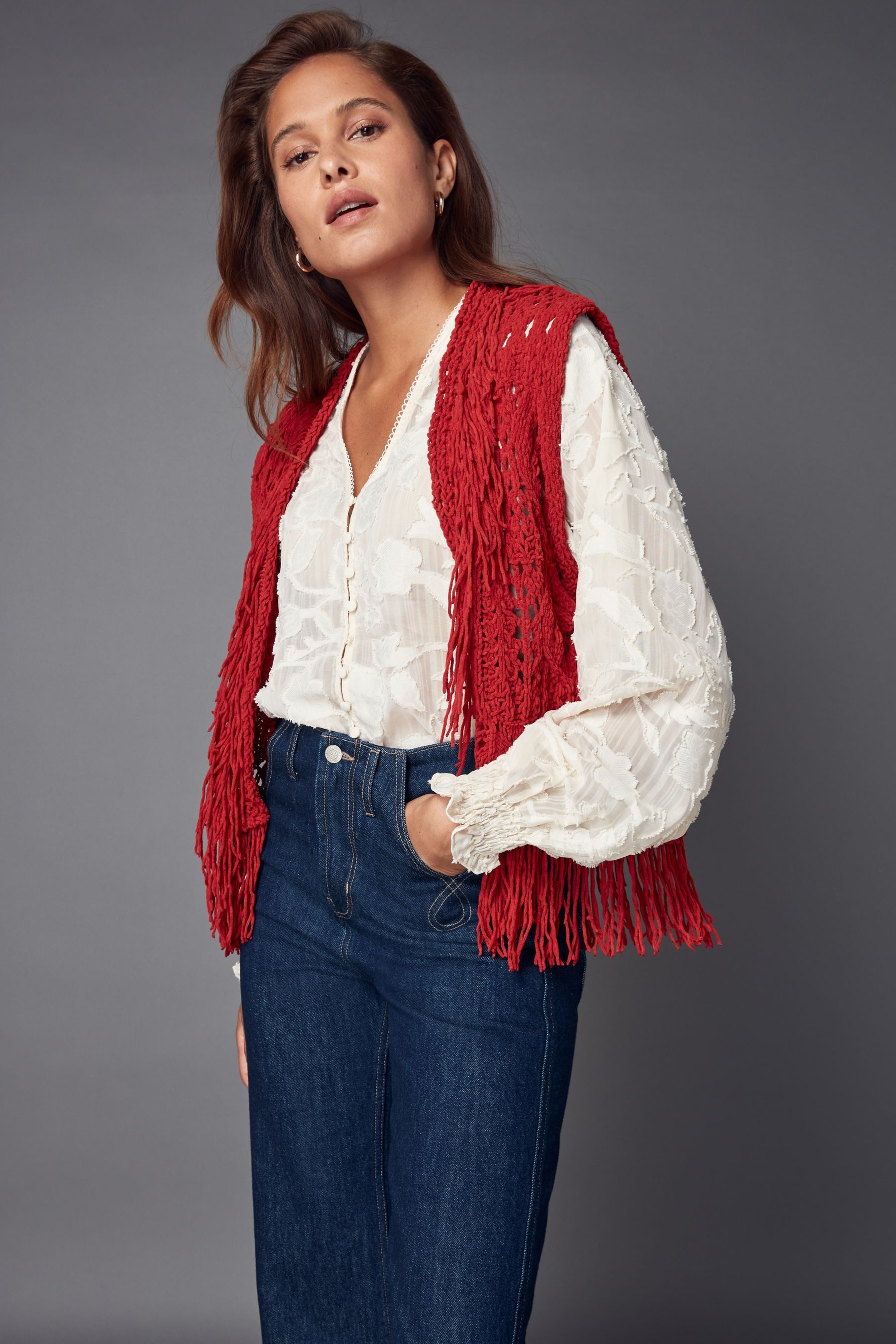 Next Strickweste Grobmaschige Strickweste mit Fransen (1-tlg)