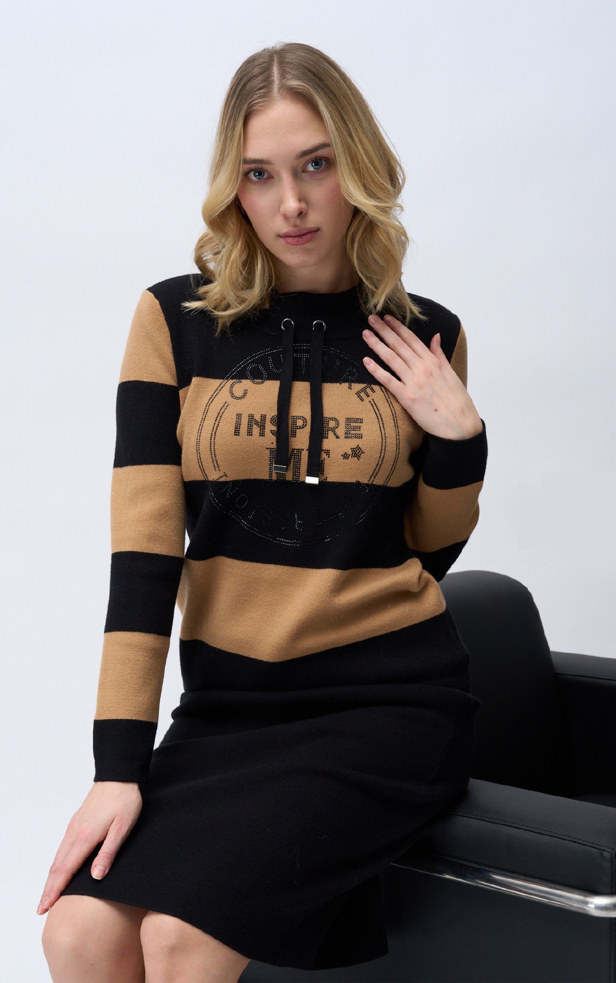 Passioni Strickpullover Sweatshirt mit Streifen und Strass-Schriftzug günstig online kaufen