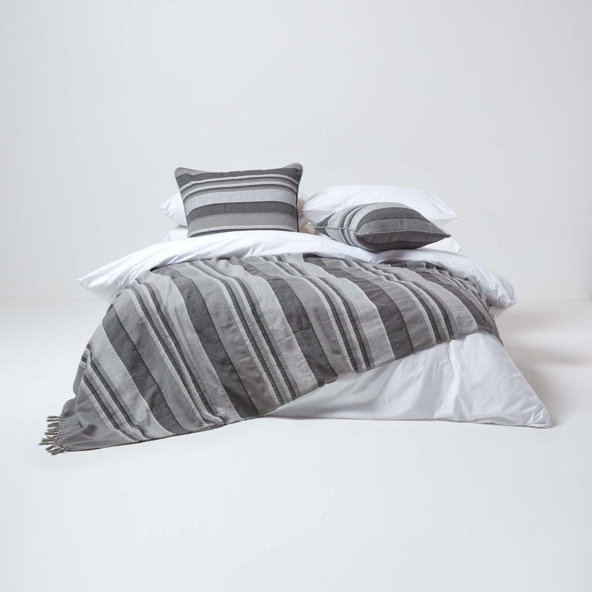 Plaid Tagesdecke Morocco, grau gestreift, 150 x 200 cm, Homescapes