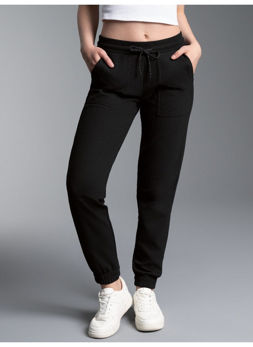 Trigema Jerseyhose TRIGEMA Bequeme Jogginghose mit großen Taschen (1-tlg)