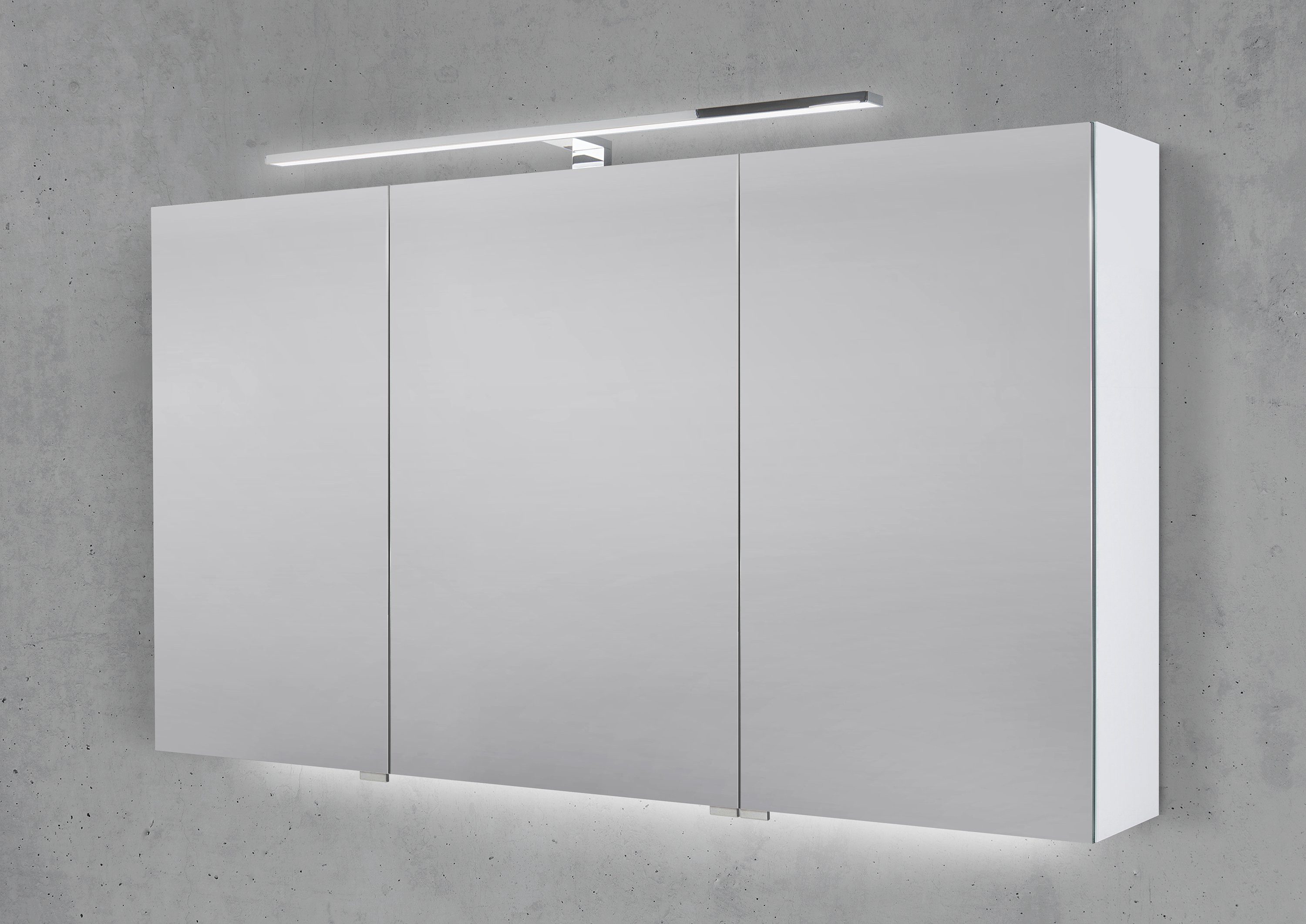 Intarbad Badezimmerspiegelschrank 130 cm mit LED Chrom Beleuchtung Doppelspiegeltüren Waschtisch