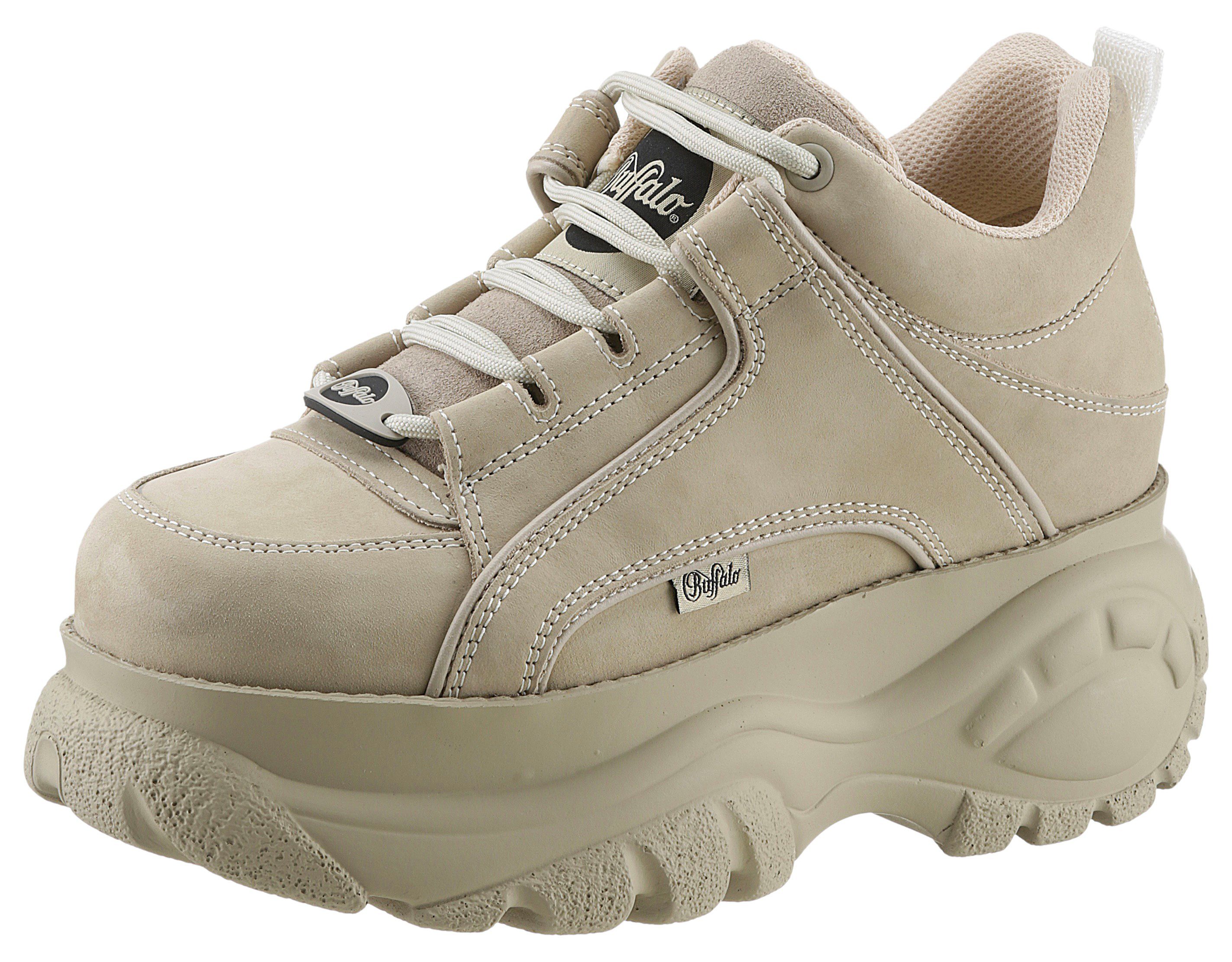 Plateausneaker