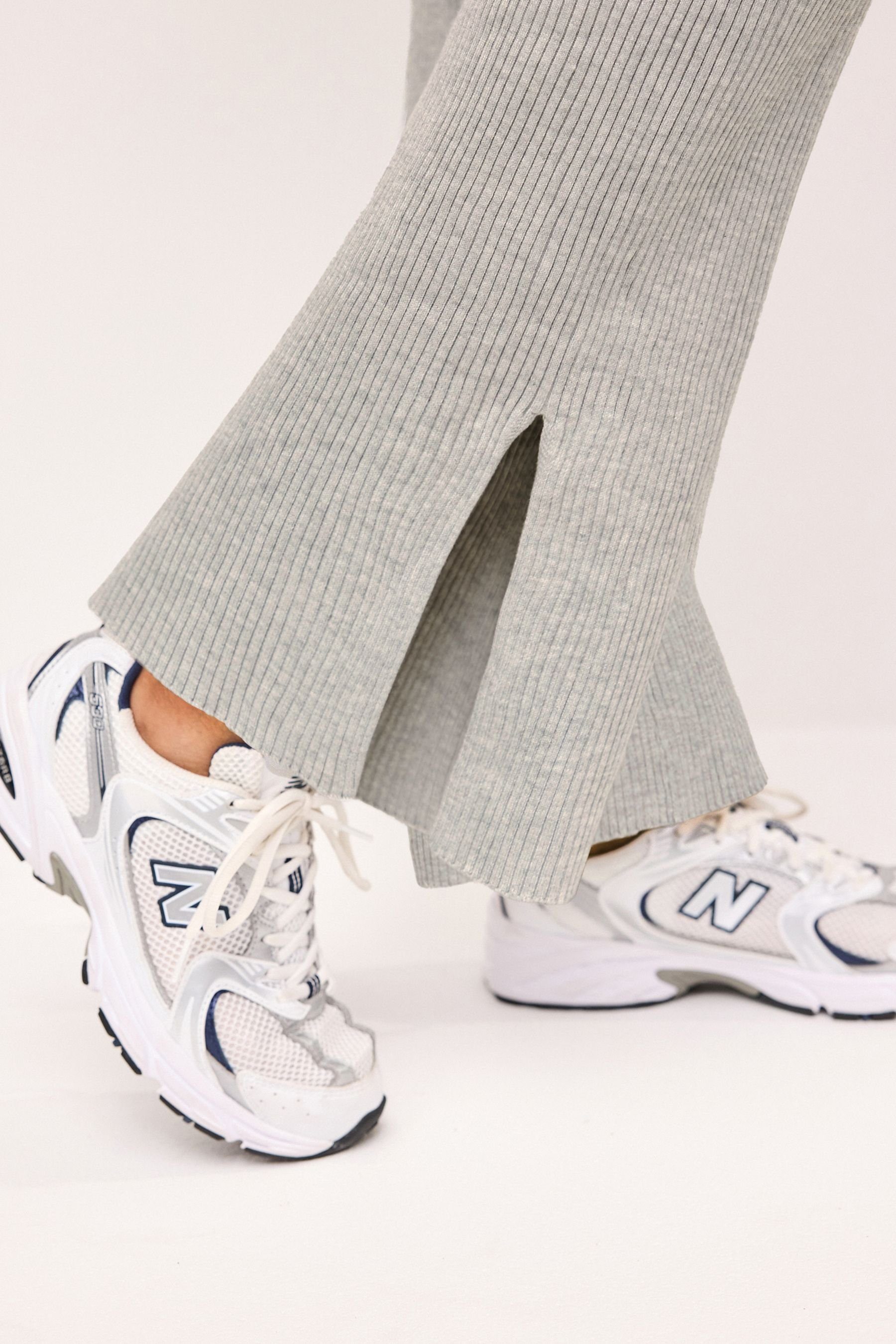 Next Umstandshose Gerippe Hose mit geschlitztem Saum (1-tlg)