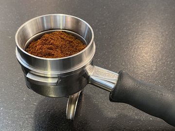 scarlet espresso Siebaufsatz, Präzisions-Trichter »Barista Cono Livello 58,5 mm« aus Edelstahl für Siebträger, Dosing Funnel Fülltrichter für Kaffeemehl von scarlet espresso