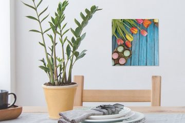 OneMillionCanvasses® Leinwandbild Ostereier und bunte Tulpen zu Ostern auf einem hölzernen Hintergrund, (1 St), Leinwand Bilder für Wohnzimmer Schlafzimmer