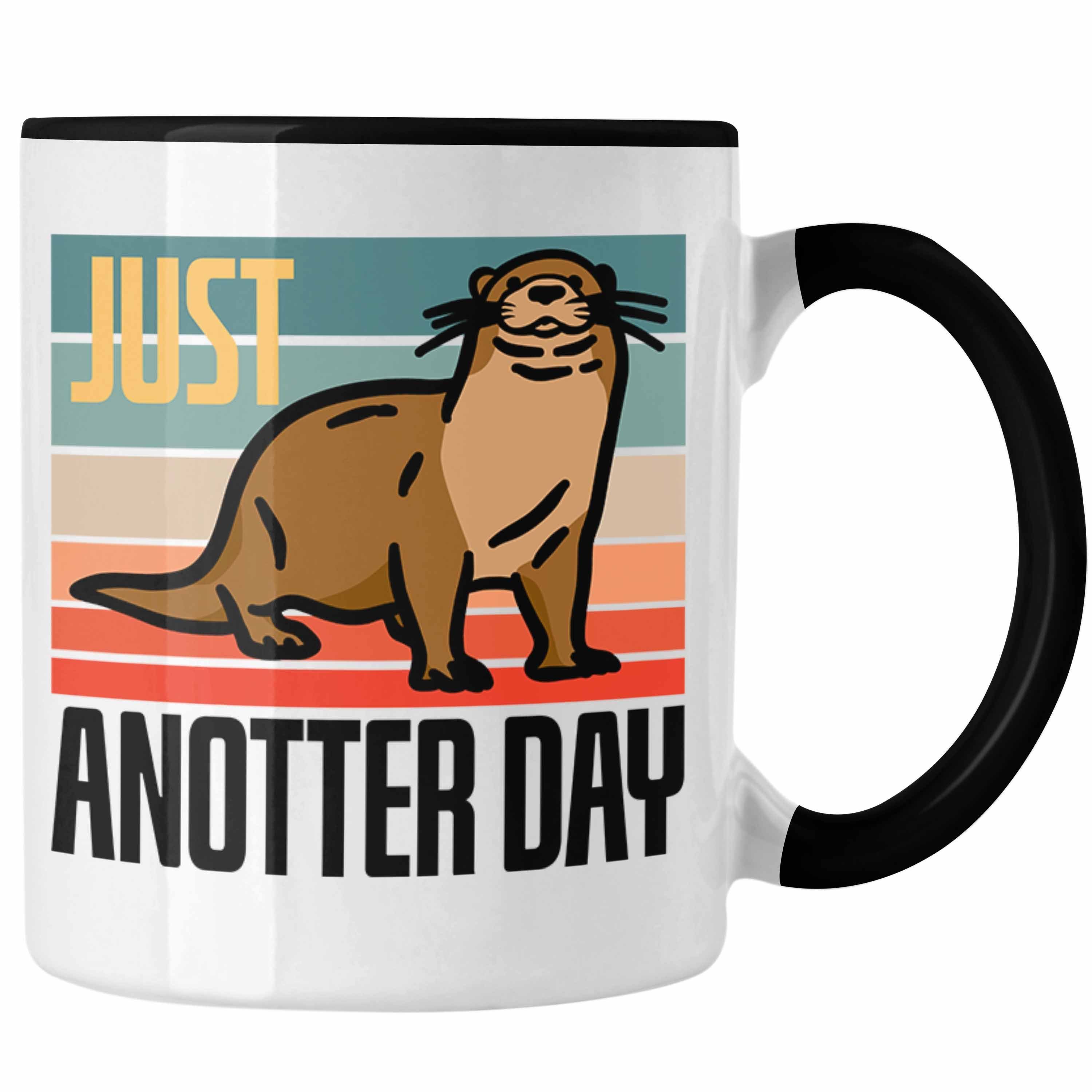 Trendation Tasse Lustige Otter Tasse Geschenk für Tierliebhaber "Just Anotter Day" Schwarz