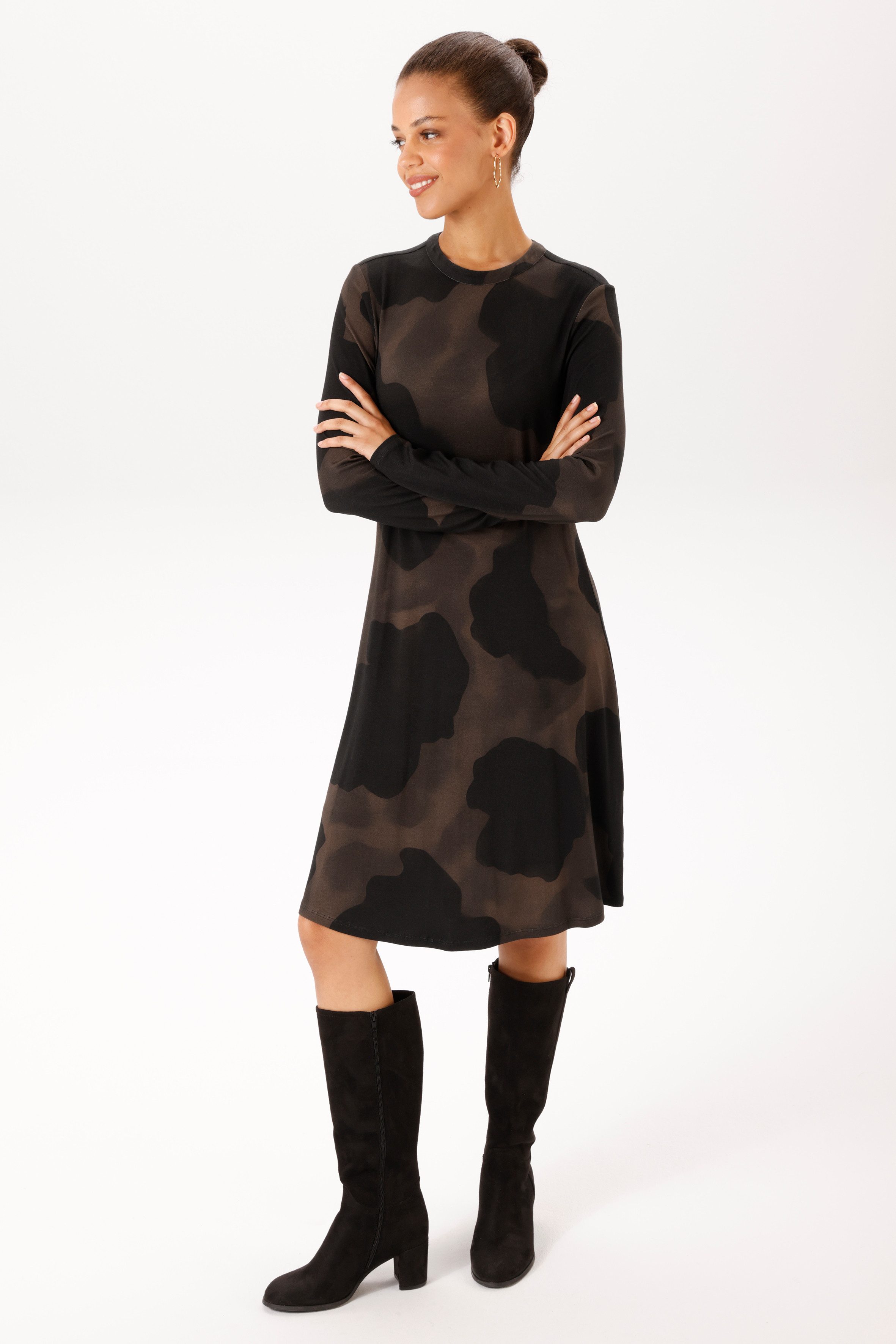 Aniston CASUAL Jerseykleid mit großflächigen, grafischen Druck im Batik-Look - NEUE KOLLEKTION