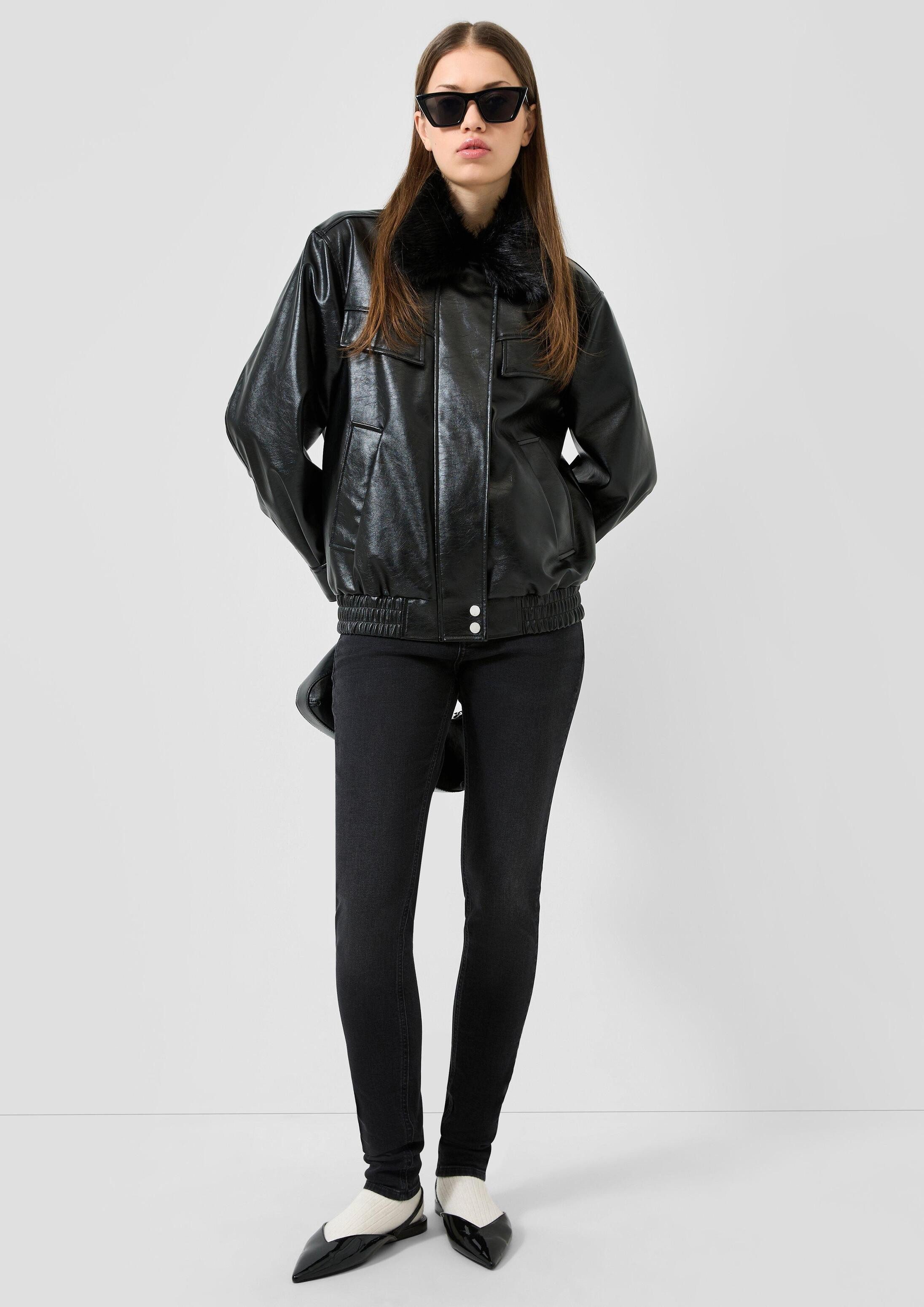 QS Funktionsjacke Outdoor-Jacke Jacke in Lederoptik mit abnehmbaren Fellkragen – Bild 5 von 5
