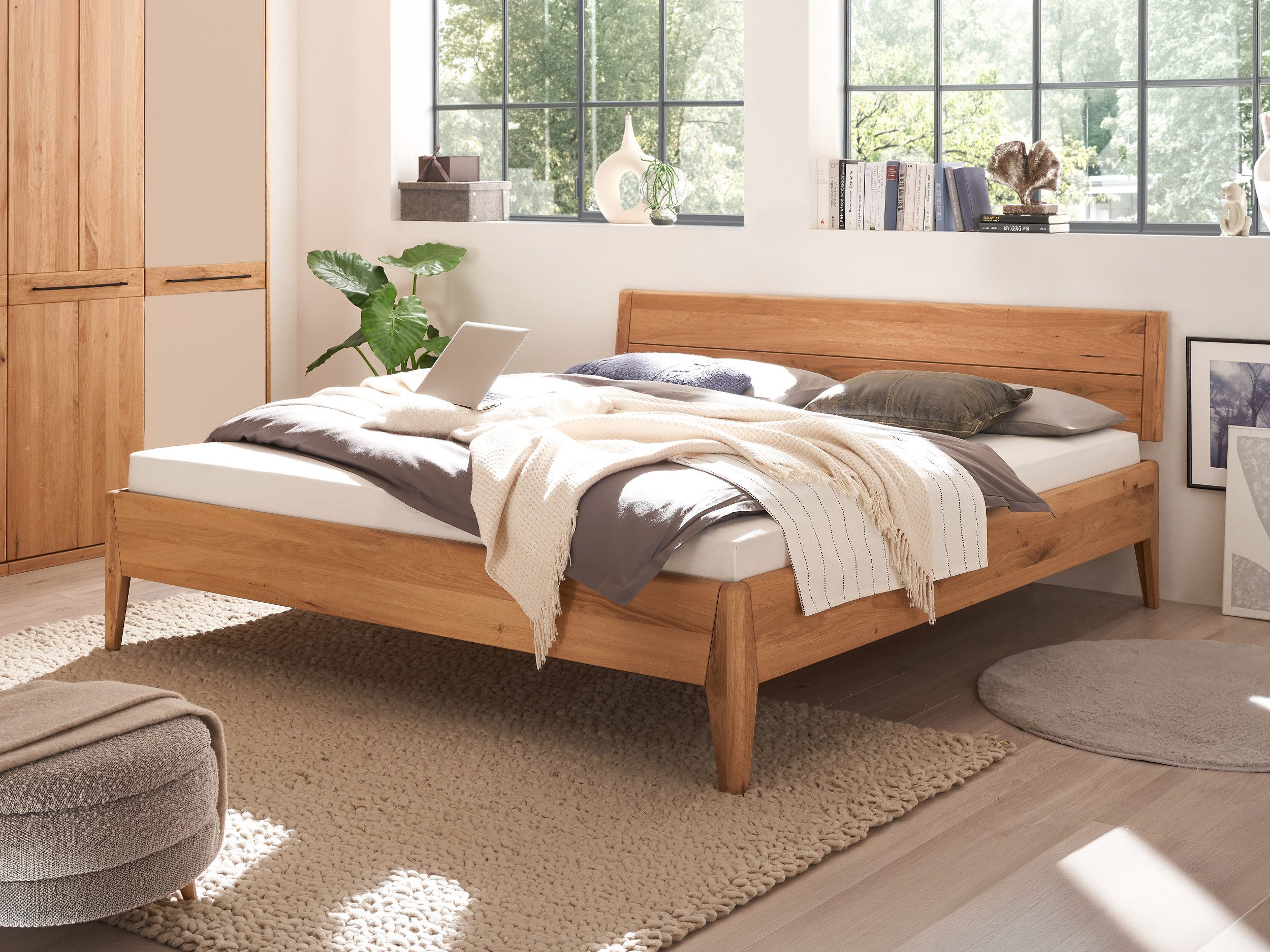 Massivart® Massivholzbett Wildeiche geölt 180 x 200 cm »VEGARD«, Eiche Natur geölt · inkl. Mittelsteg