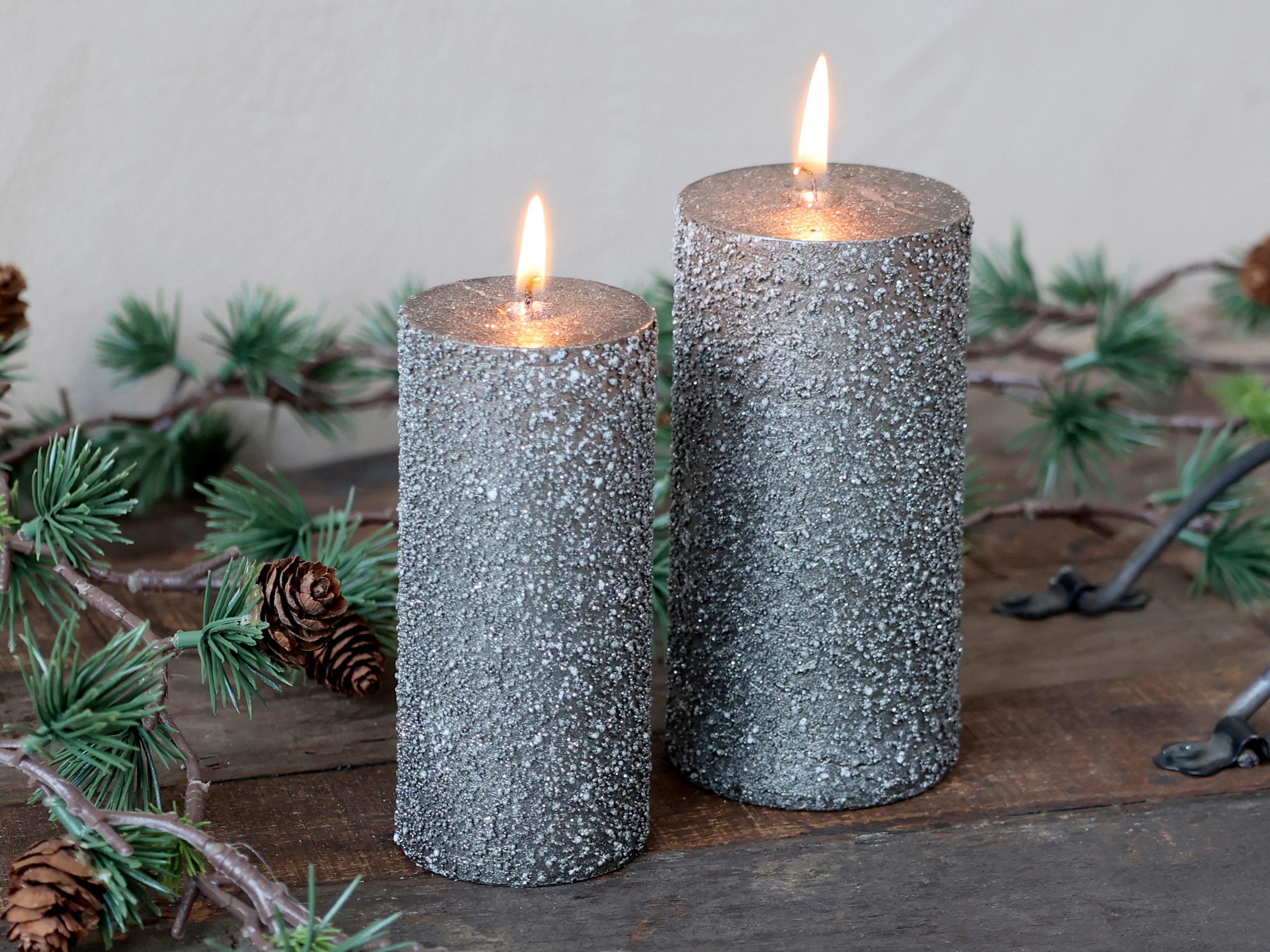 Chic Antique Stumpenkerze Stumpenkerze Macon Glitter Luxuskerze Weihnachtsdekoration, 100 % Paraffin, Glitterkerze, hochwertig, lange Brennzeit