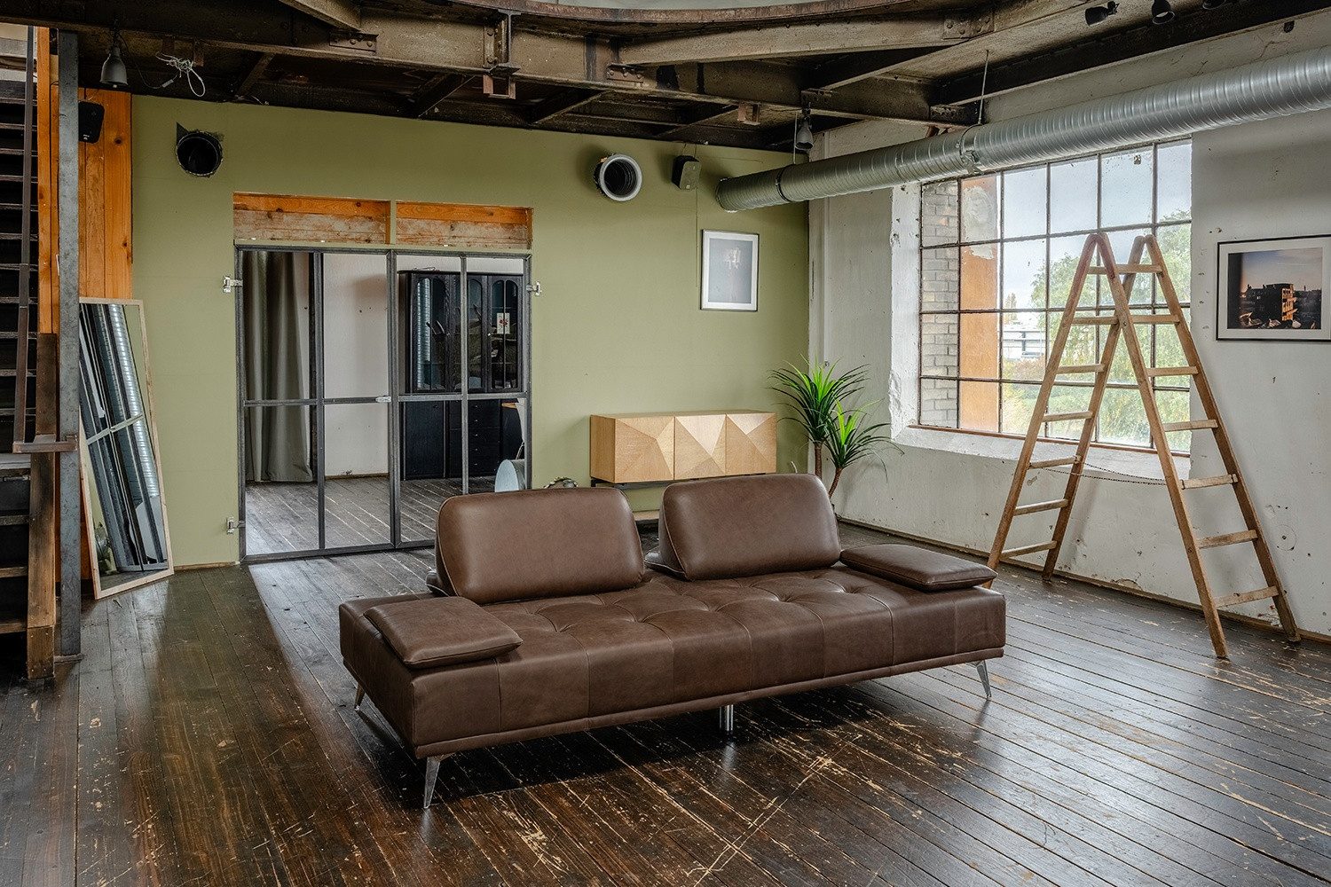 KAWOLA Schlafsofa WIOLO Daybed Leder dunkelbraun - Komfort & Flexibilität, Couch mit Schlaffunktion, inklusive Kissen, verschiebbar