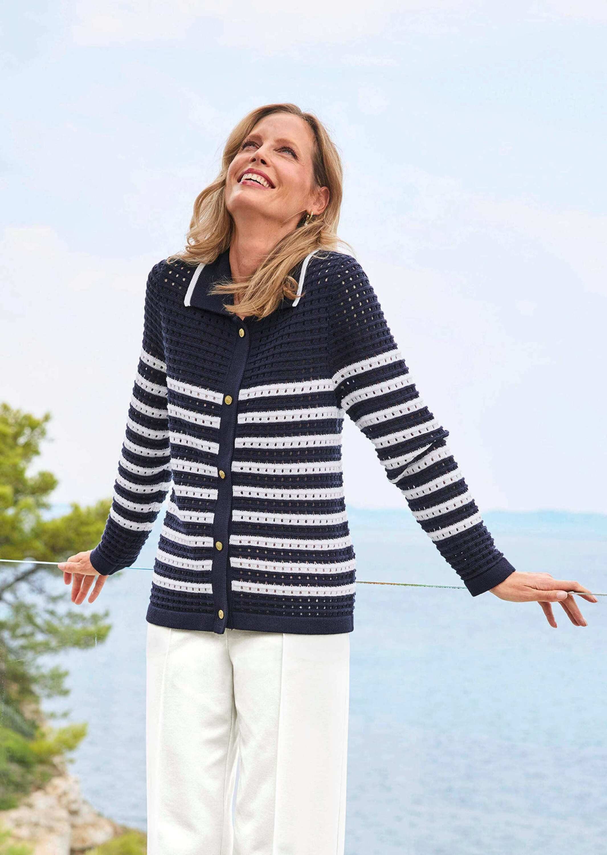 GOLDNER Strickjacke Kurzgröße: Polopullover mit Lochmuster Baumwolljacke mit Polokragen, Knopfleiste und Langarm