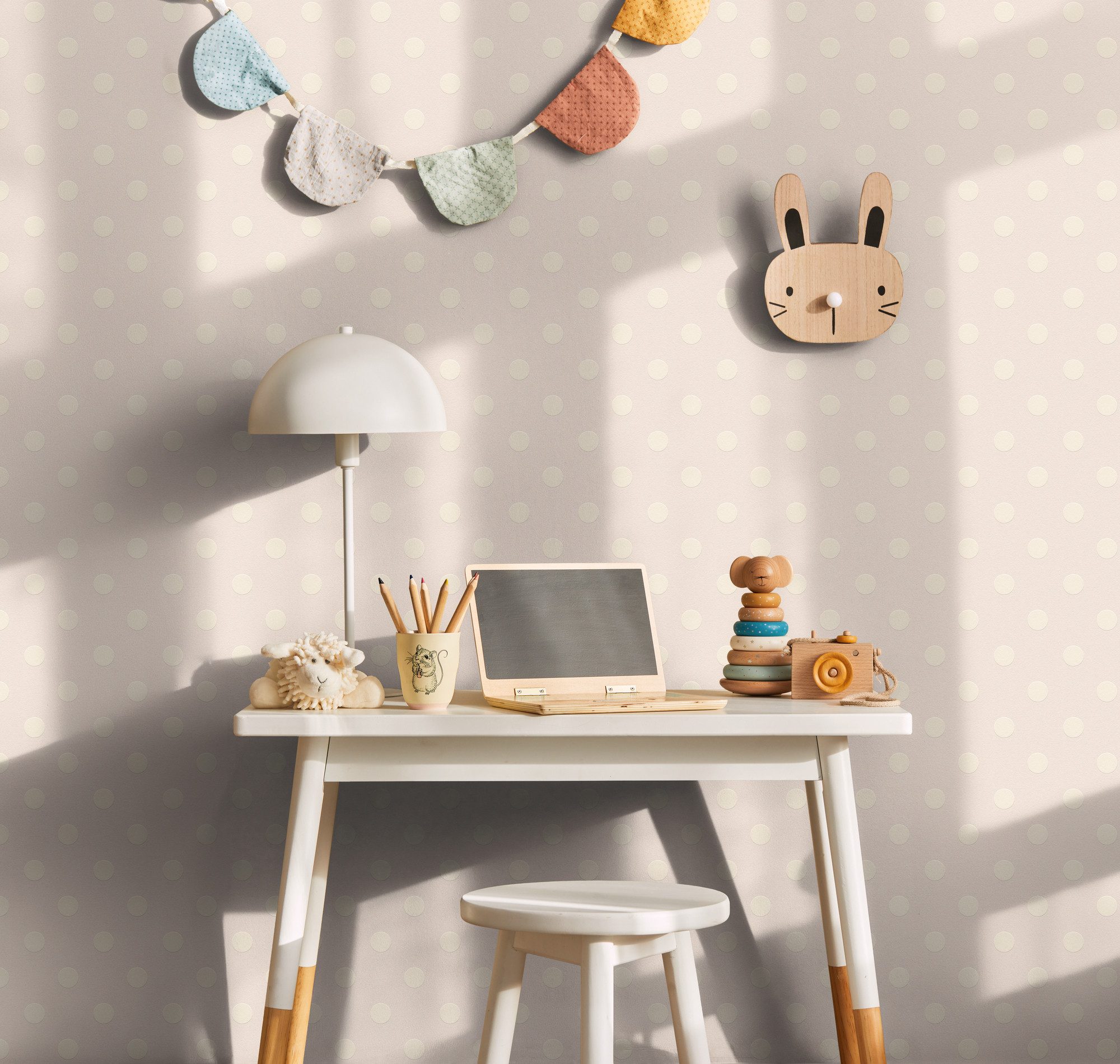 living walls Vliestapete Kids Studio Punkte – Vliestapete für Kinder, glatt, leicht glänzend, gepunktet, Mit Punkten, Zeitloses Punktemuster mit sanftem Glanz auf glatter Oberfläche