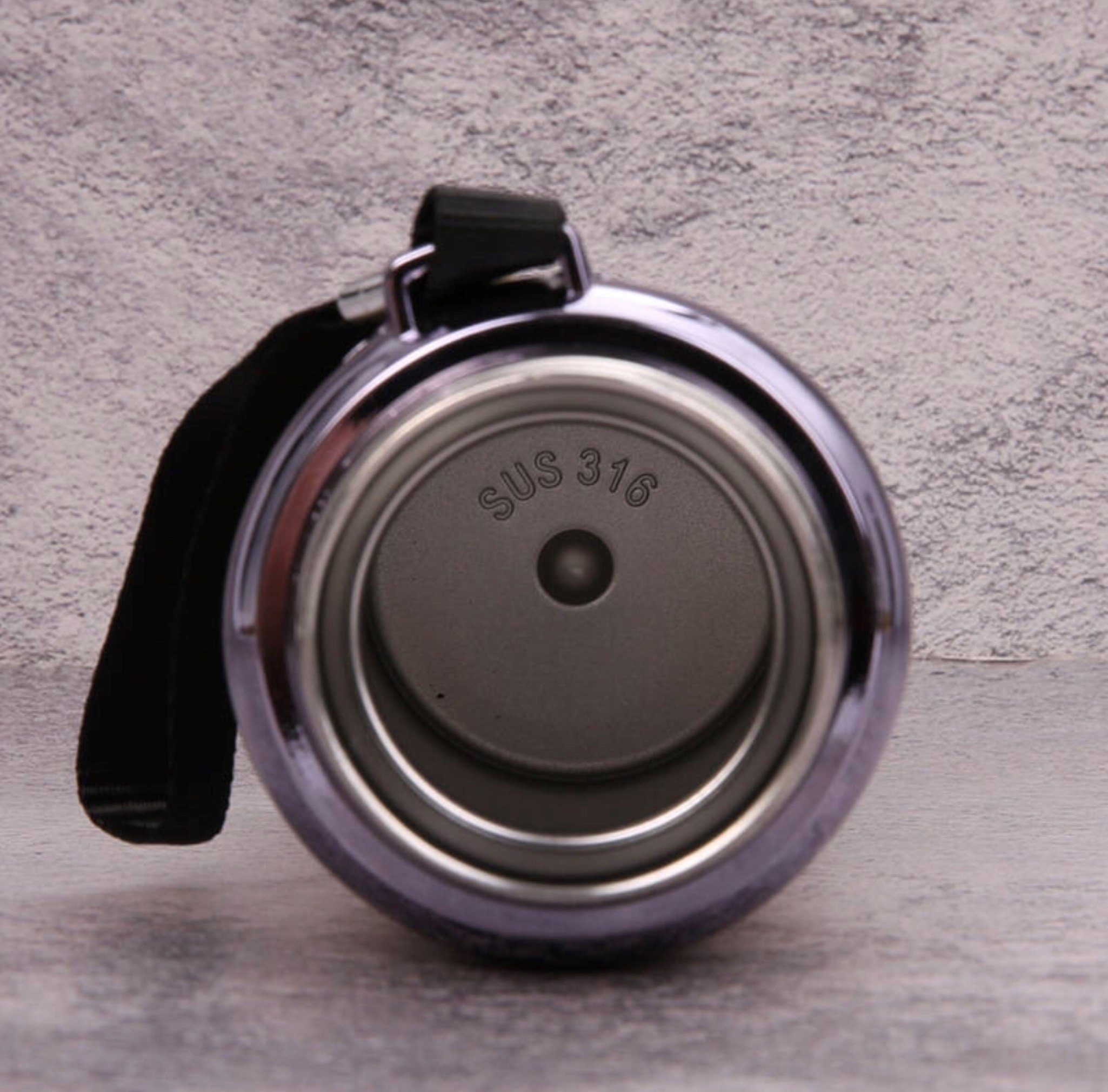 Botells Thermoflasche Isolierflasche Edelstahl 0,8 l, stundenlang heiße & kalte Getränke, Dauersieb f. Tee, metallic Design, auslaufsicher, doppelwandig, 800 ml