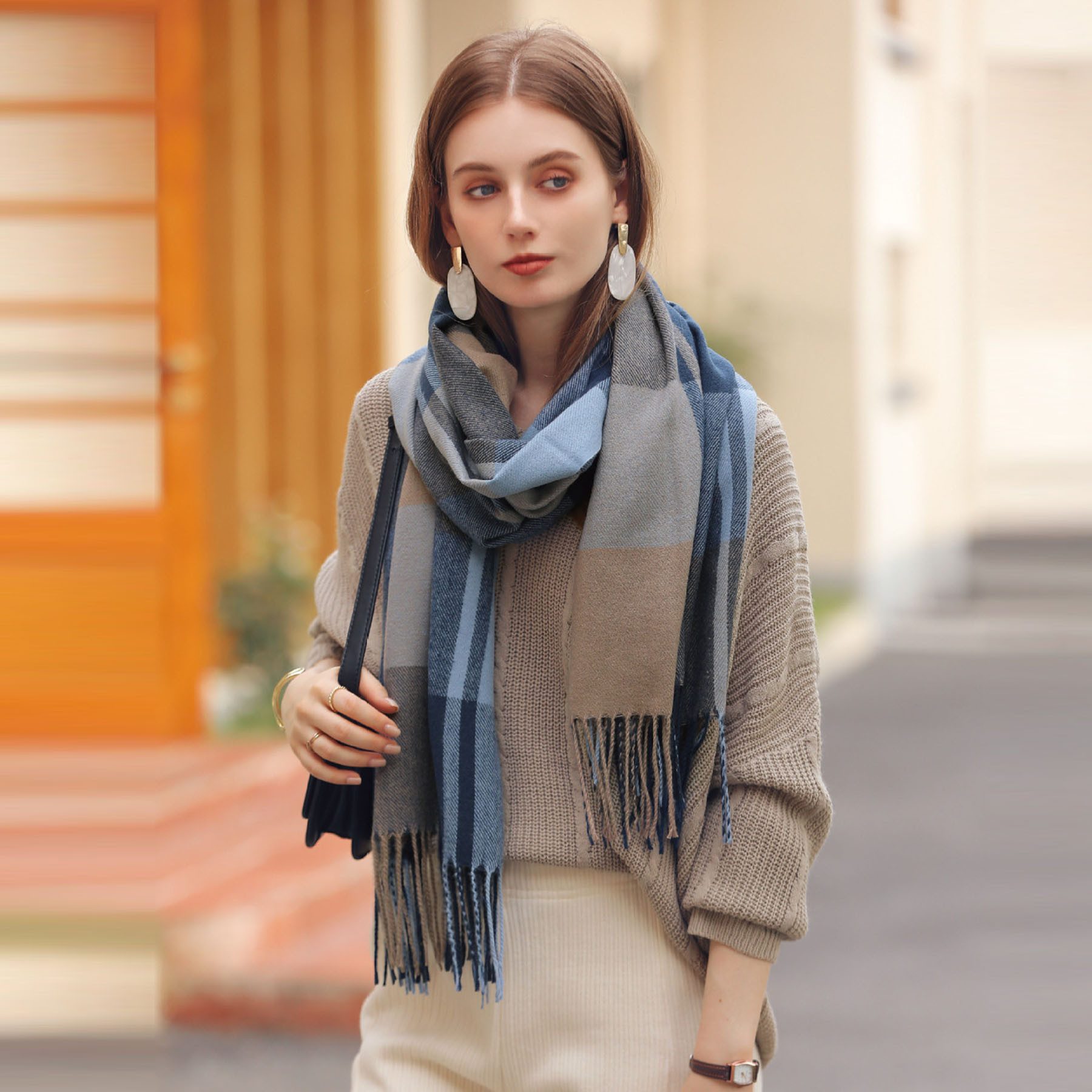 Mutig Wollschal Damen Winter Senior Plaid Kaschmir Schal,übergroßer185*65cm Schal, (Tartan Schultertuch Mit Quasten,Warmer Oversized Poncho,Mischfarbe, Winter Geschenke für Mama, Freundin oder Schwester,Weihnachtsgeschenk), Aus 100 % Kaschmir-Imitat gefertigt, weich, Elegantes Karomuster