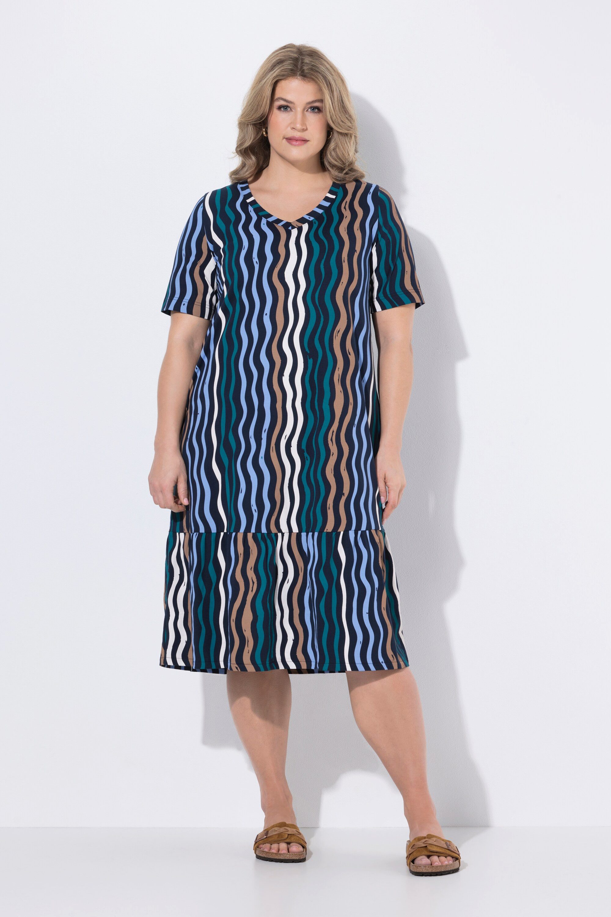 Ulla Popken Midikleid Midikleid Wellen V-Ausschnitt Halbarm Biobaumwolle