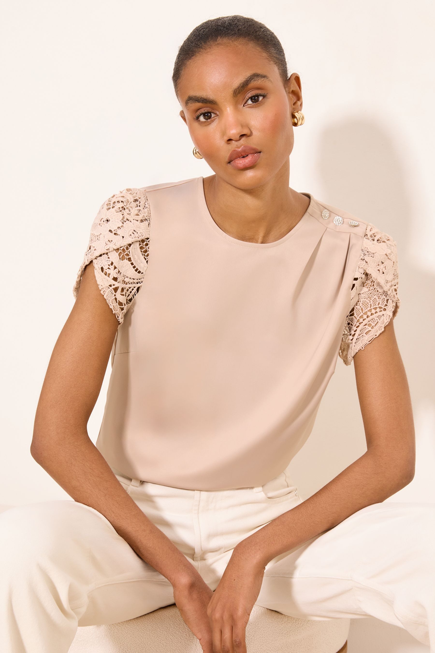 LIPSY T-Shirt Lipsy Top mit Tulpenärmeln, Regular (1-tlg) – Bild 3 von 5