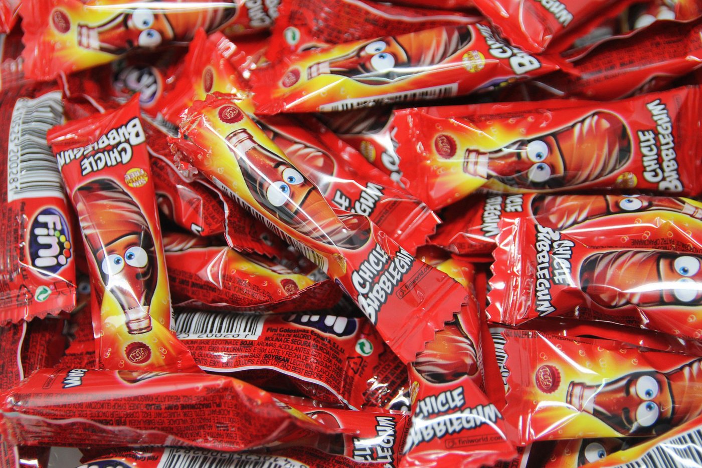 Fini Süßigkeit, Bubble Gum Boom Bottles Colaflaschen gefüllt Glutenfrei einzeln 5g