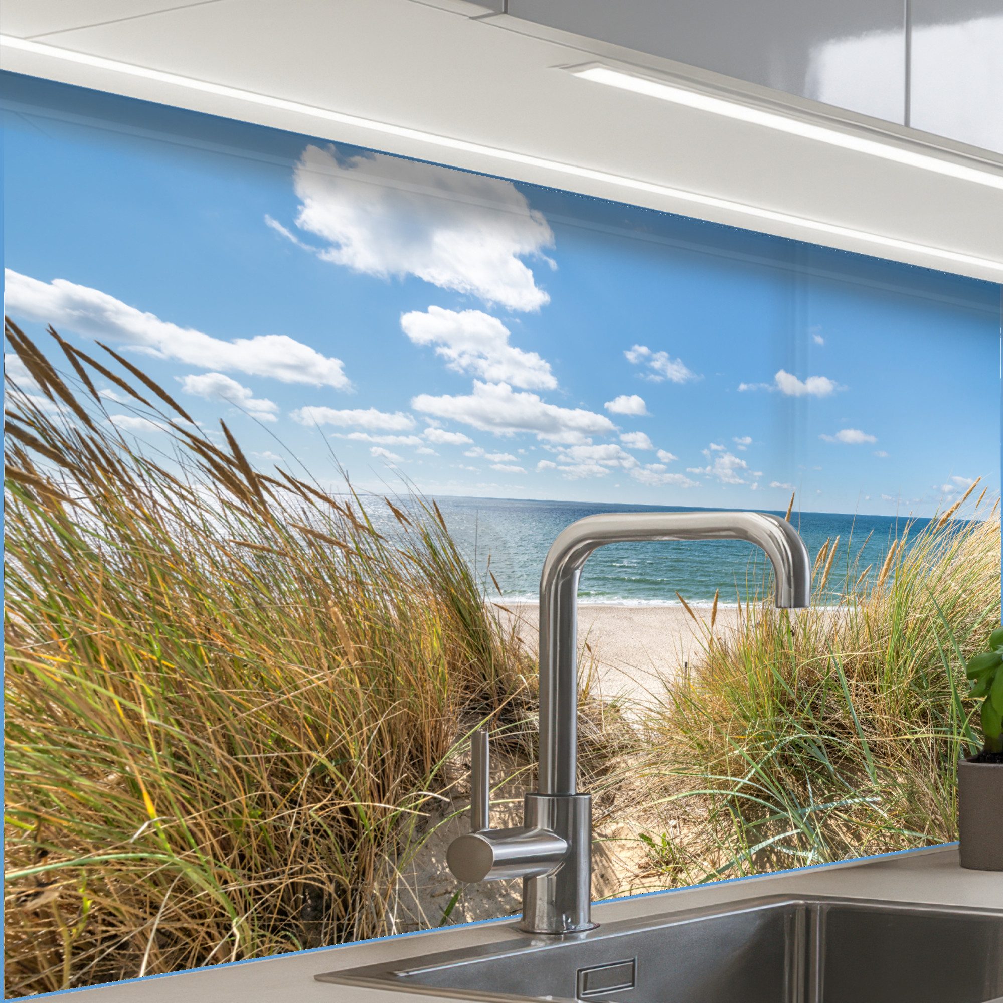 KitchenYeah Küchenrückwand Muster selbstklebend (keine Folie) Düne - Gras - Meer - Strand, (1-tlg), Spritzschutz, Küche, Rückwand, Küchenwand, Küchenfront, 30x20 cm