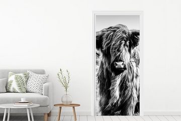 MuchoWow Türtapete Schottischer Highlander - Natur - Kuh - Schwarz - Weiß, Matt, bedruckt, (1 St), Fototapete für Tür, Türaufkleber, 75x205 cm