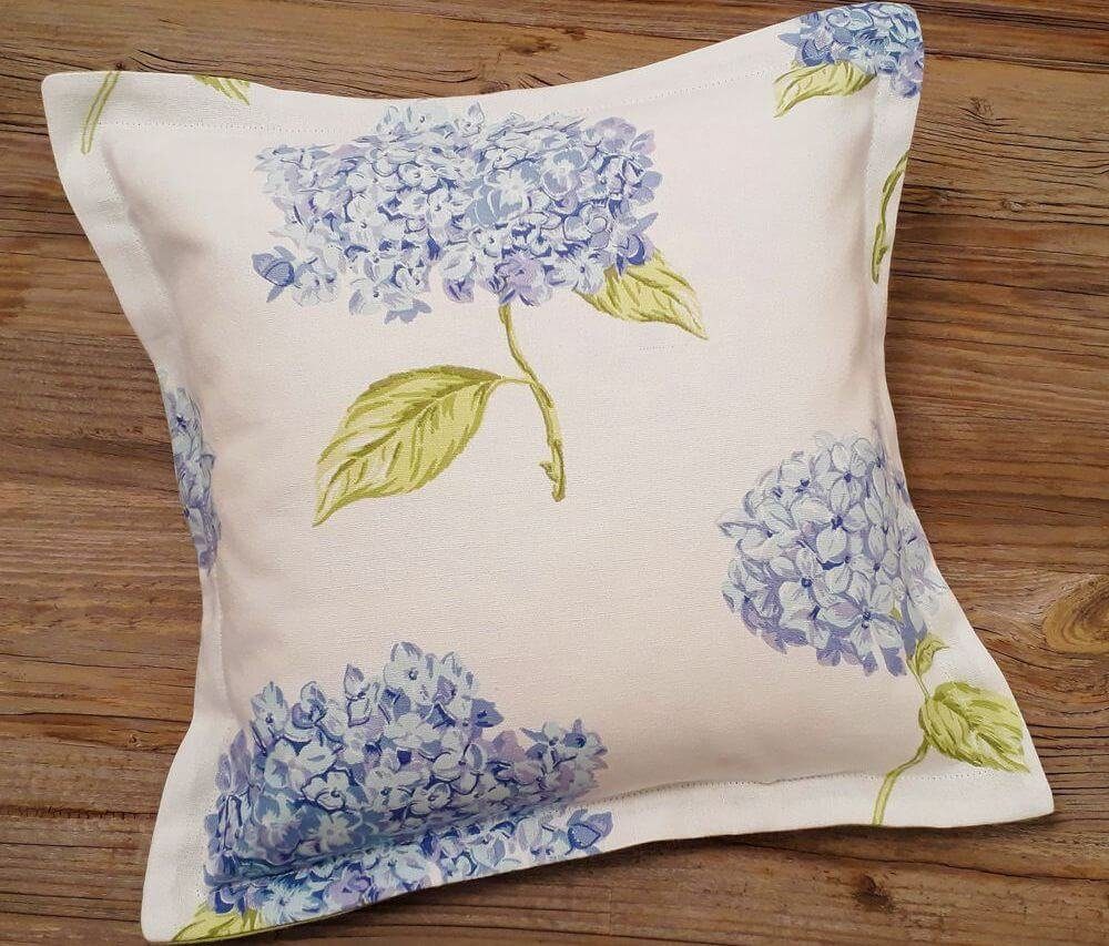 matches21 HOME & HOBBY Kissenbezüge Kissen-Bezug 30x30 cm Vintage Blumen bl günstig online kaufen