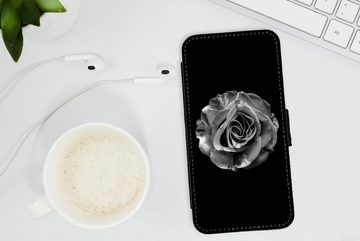 MuchoWow Handyhülle Blumen - Rose - Schwarz - Weiß - Botanisch, Handyhülle Telefonhülle Apple iPhone 13 Mini