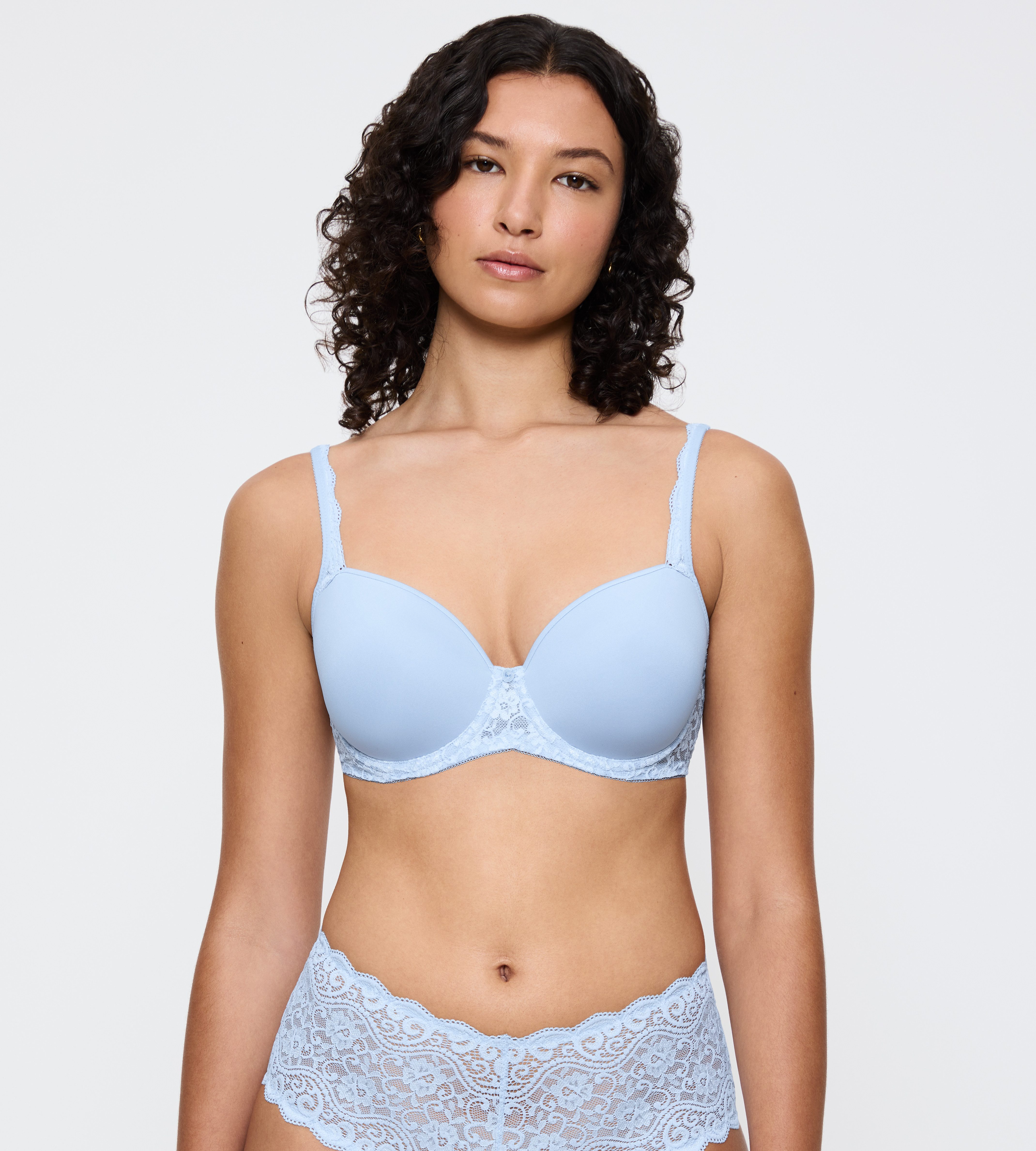 Triumph T-Shirt-BH Amourette Stretch-Spitze, glatte Cups, atmungsaktiv, leicht, feminin