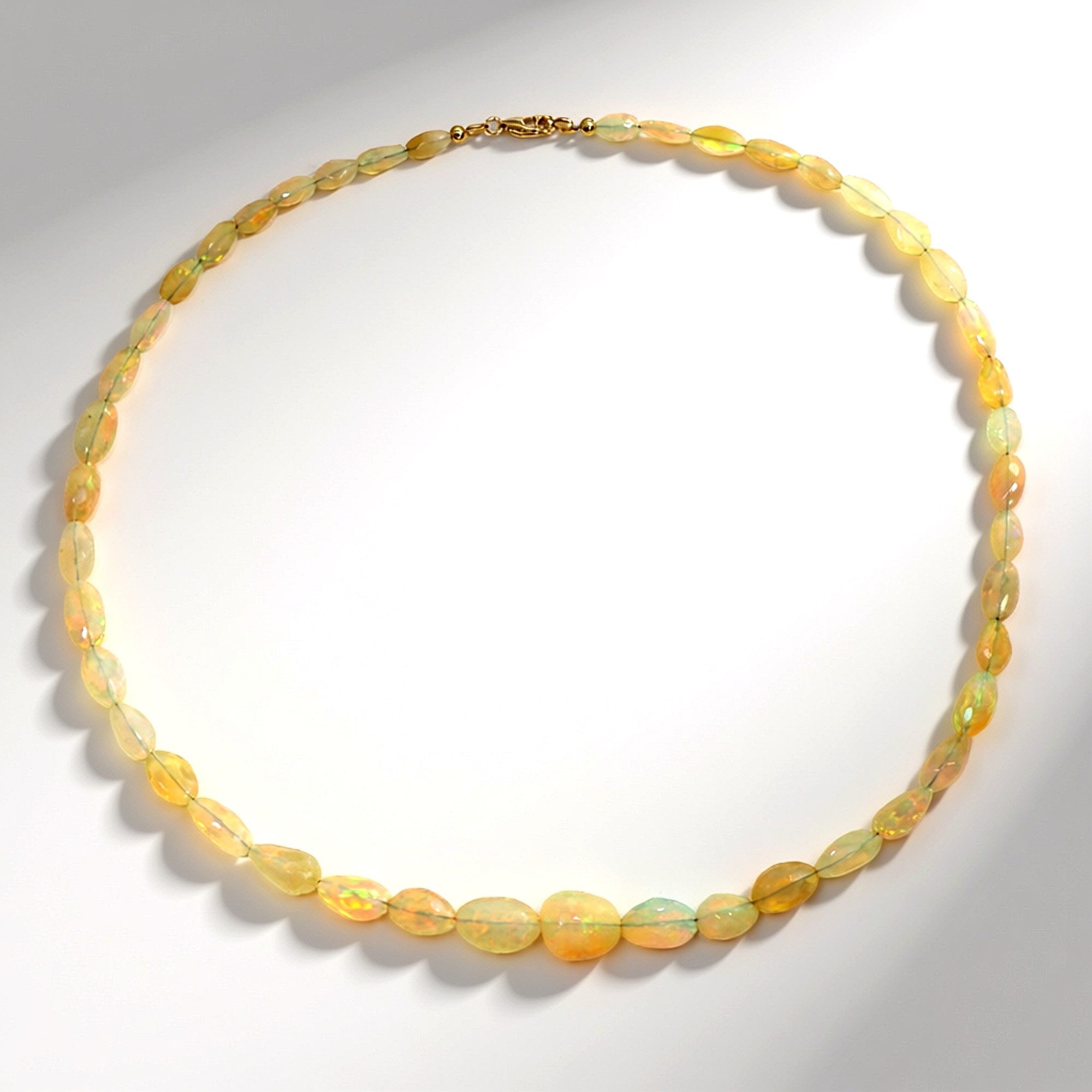 Cavill Goldkette Welo-Opal Goldkette 9 Karat, 51,97 ct, Ovaler Fantasieschliff (1-tlg)