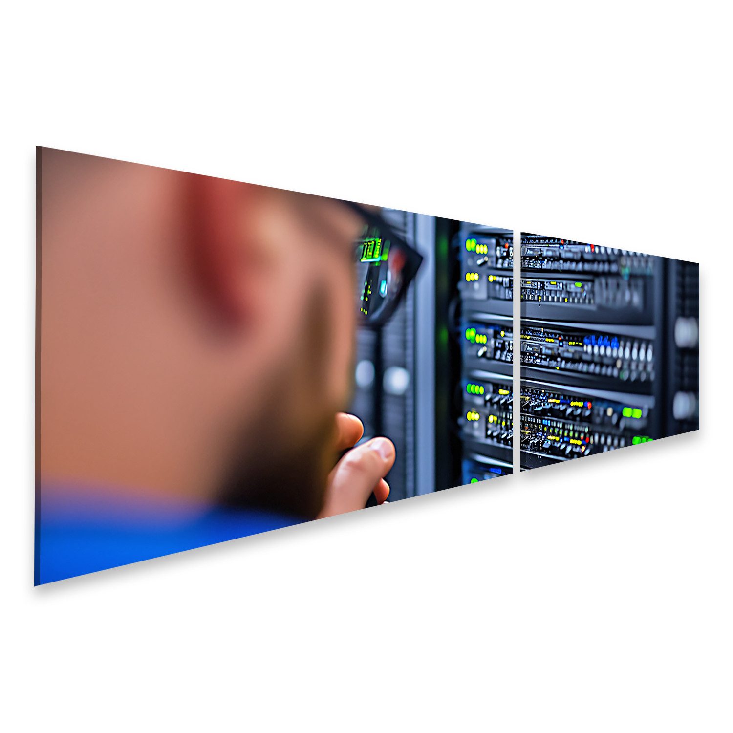 islandburner Leinwandbild, Techniker überprüft Server im Datenzentrum