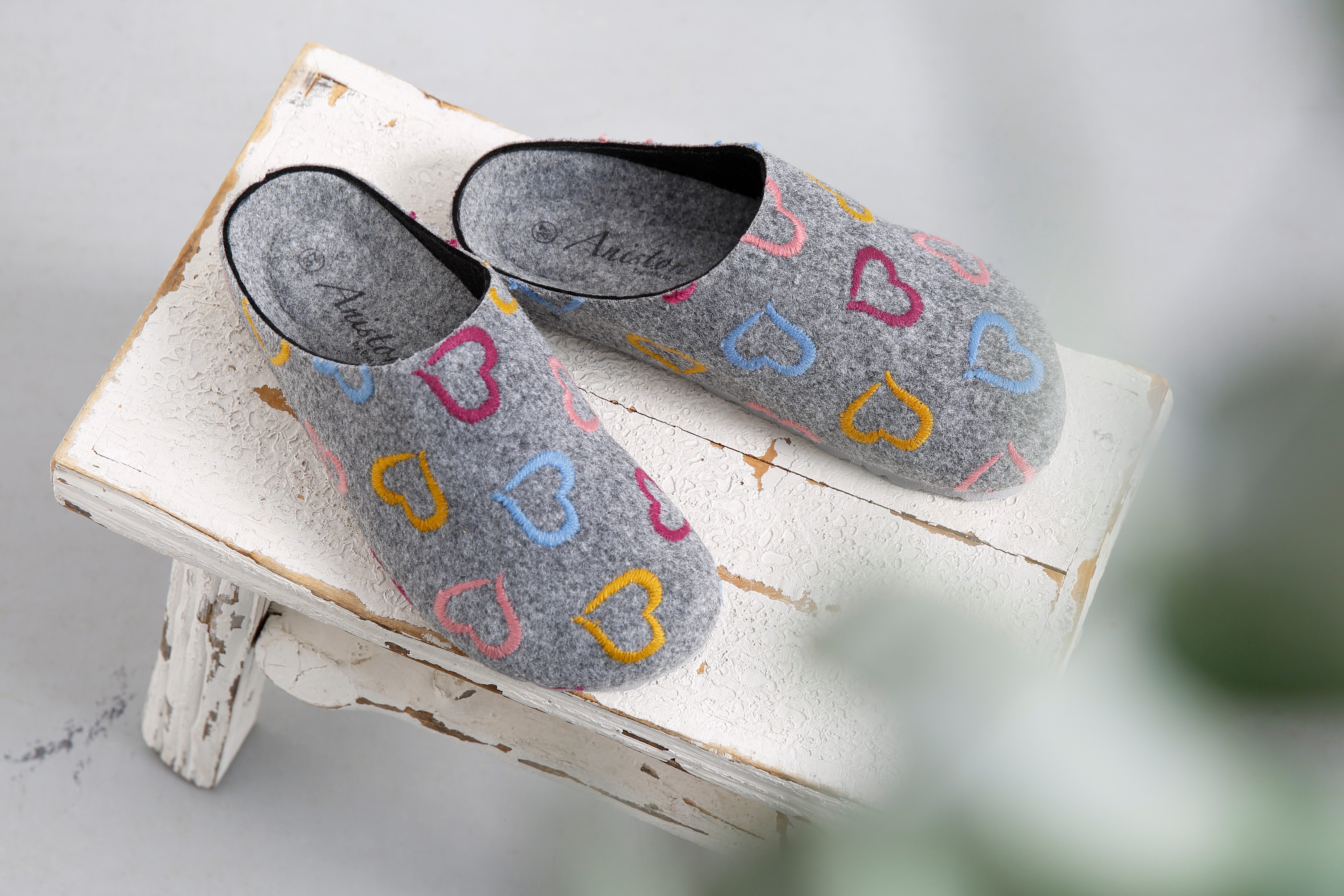 Aniston SHOES Clog Homeslipper, Hausschuh in Bequemweite G (weit) günstig online kaufen