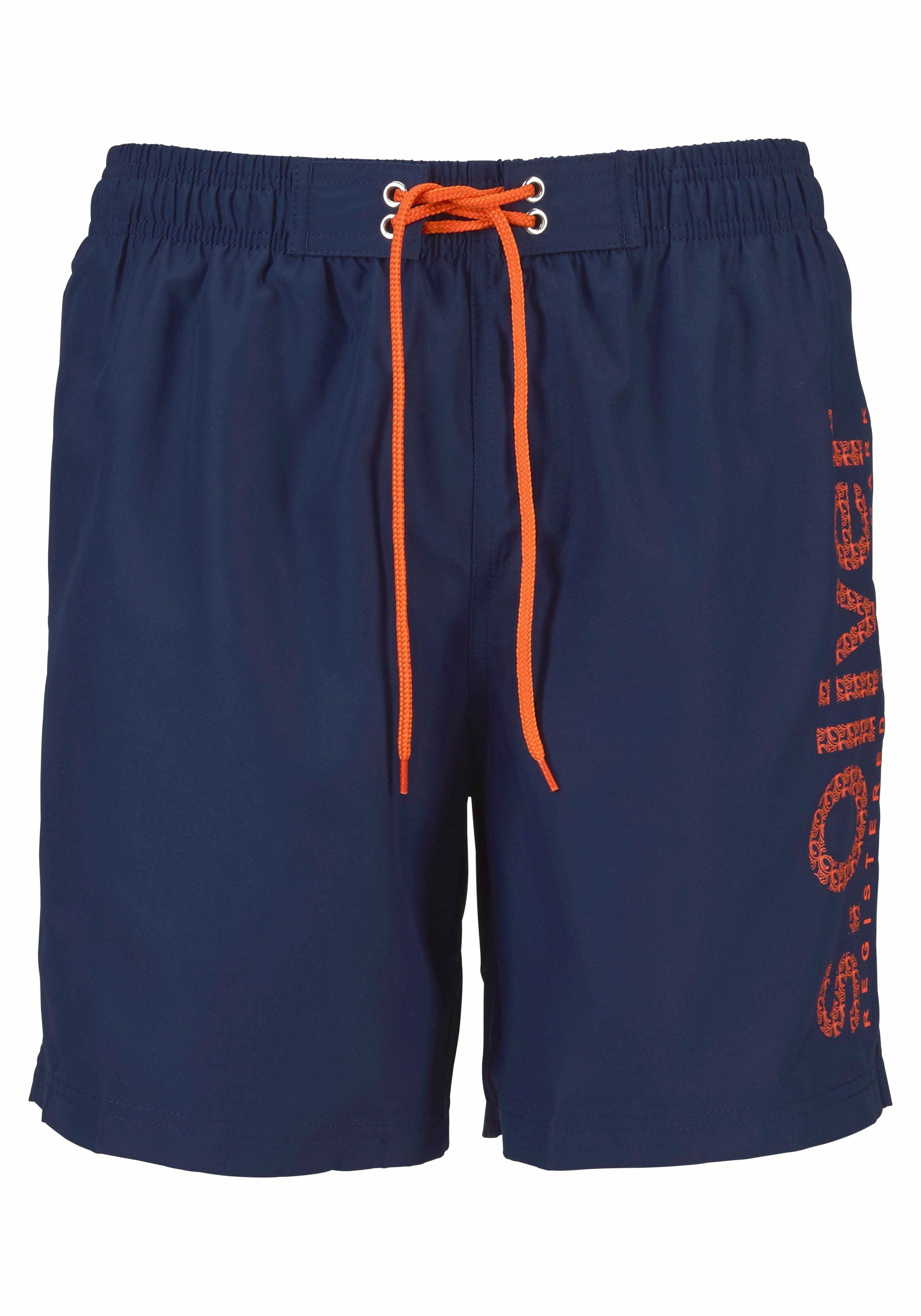 s.Oliver Badeshorts mit trendigem Logoprint – Bild 2 von 5