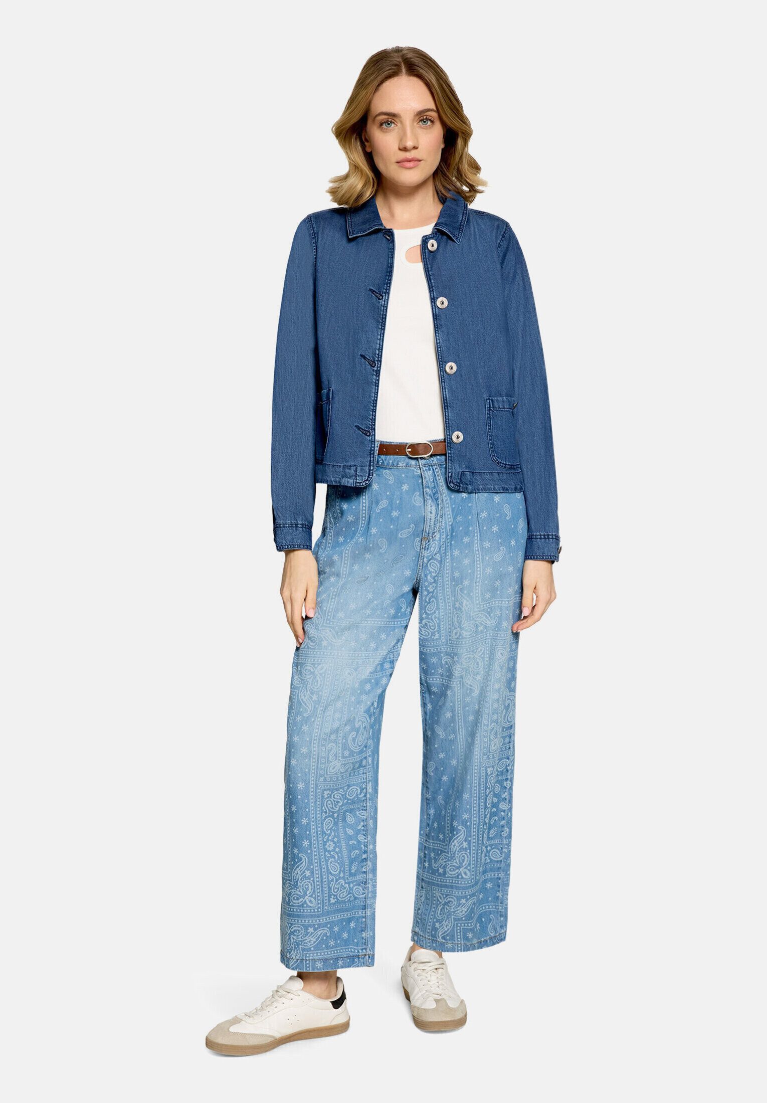 Cartoon Jackenblazer Damen mit aufgesetzten Taschen