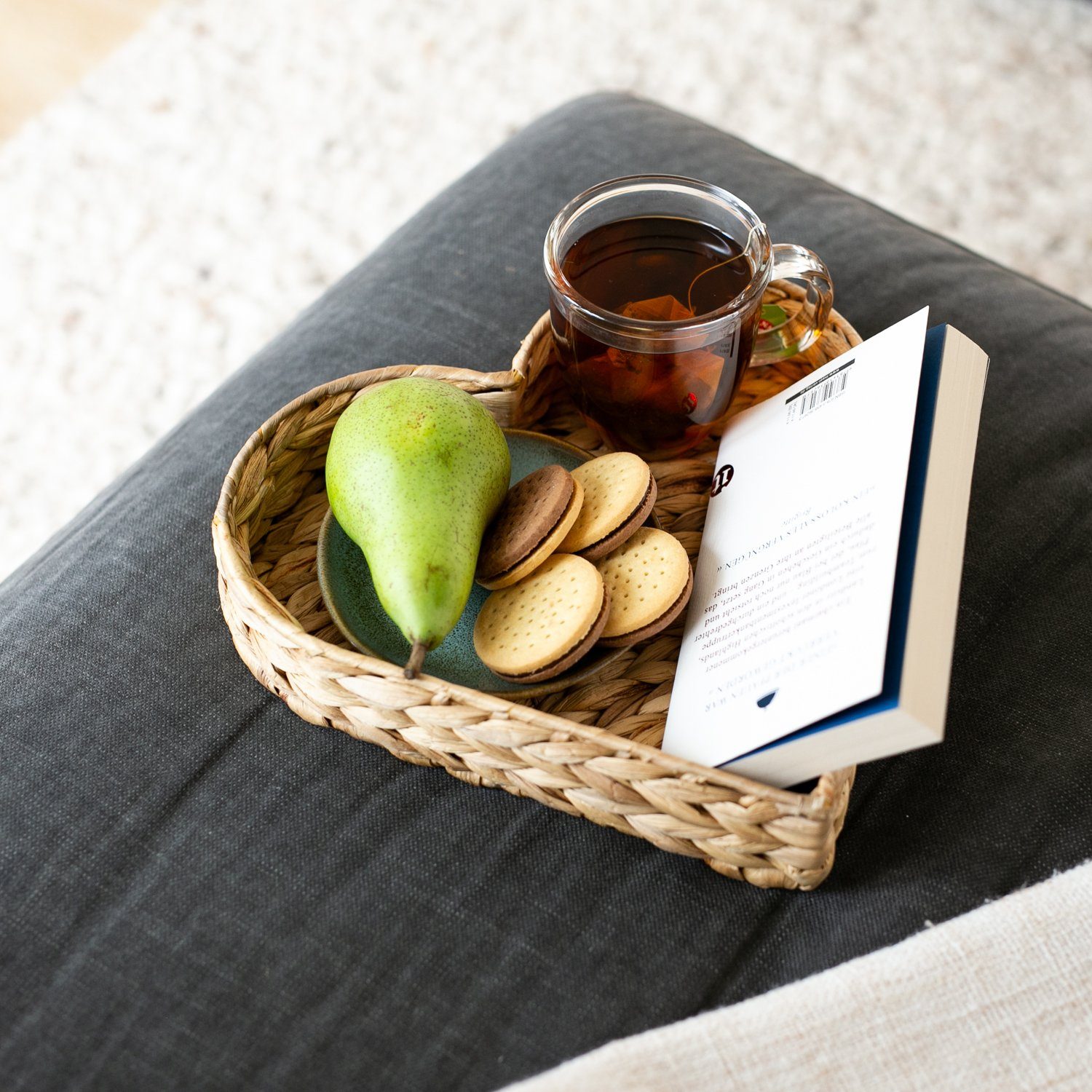 HMF Dekotablett Deko Herz, Dekoschale geflochten aus Wasserhyazinthe (2er Set, versch. Größen), Deko- und Serviertabletts 29/26 cm Breite