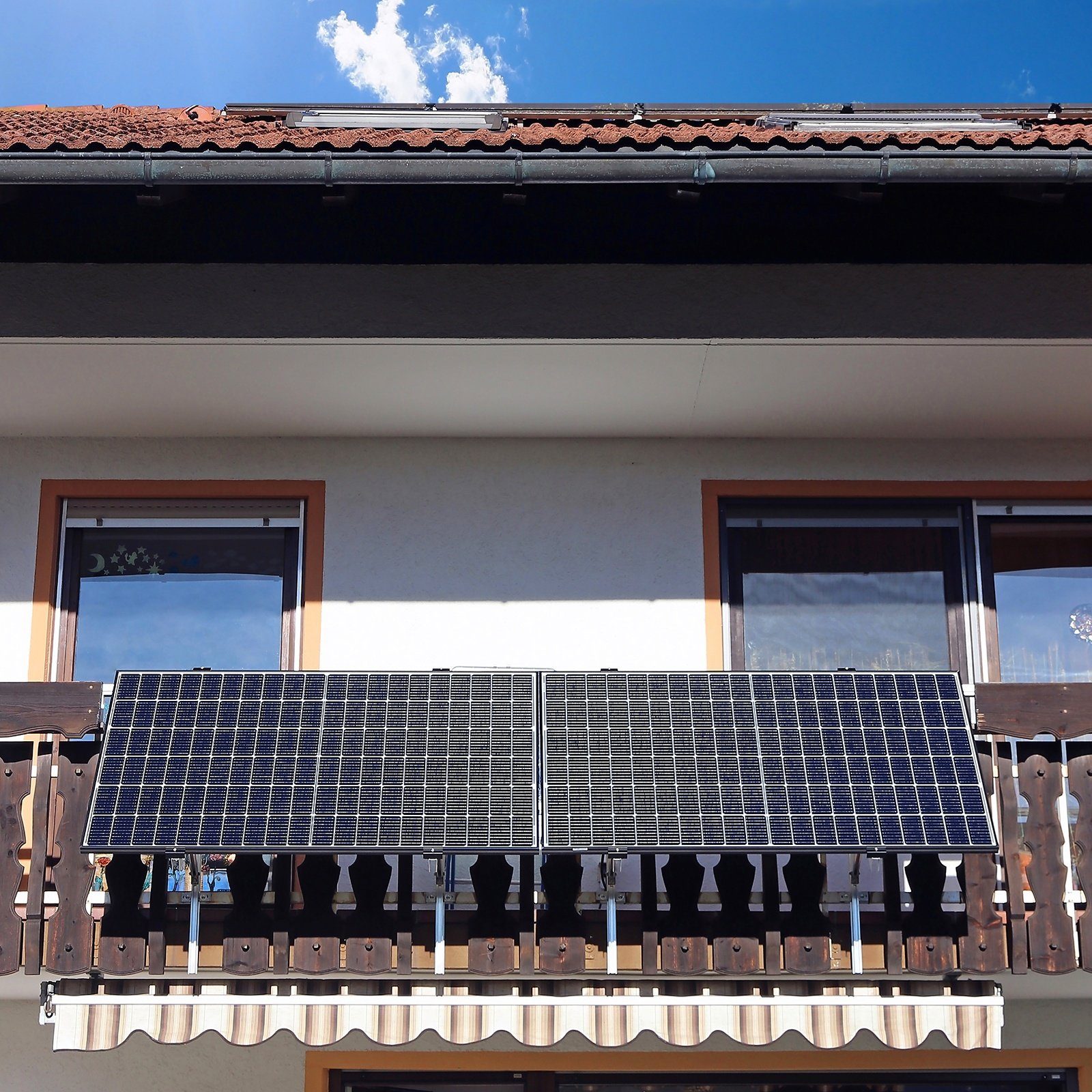 genehmigungsfrei Solaranlage Drosselbar Solarmodul Monokristallin, SUNNIVA Solarpanel Mini-PV Balkon Balkonkraftwerk, Solarkabel, Solaranlage (TSUN Inverter 2000W Micro auf 600W, Kabel, (2200W/2000W Anlage), Photovoltaikanlage 5m
