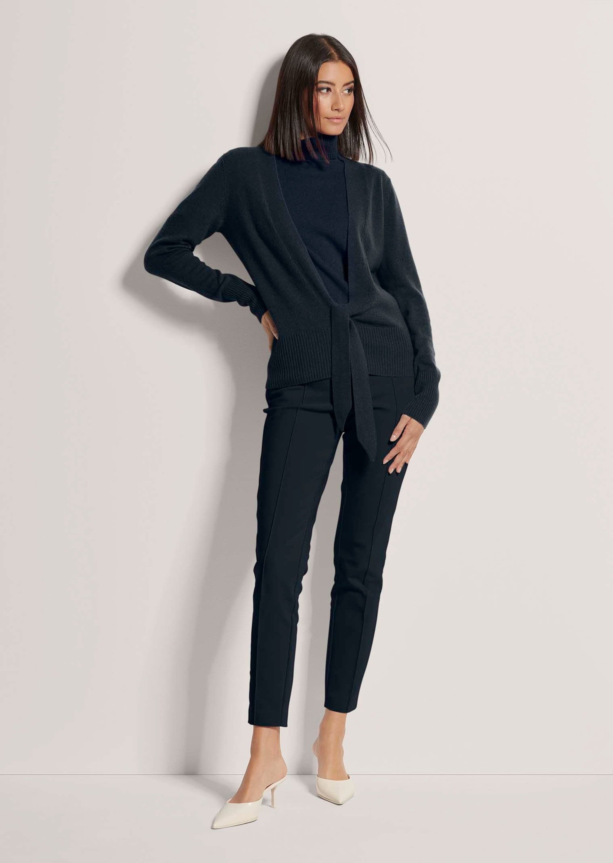 MADELEINE Strickjacke Kaschmir-Strickjacke mit tiefem V-Ausschnitt und Bind günstig online kaufen