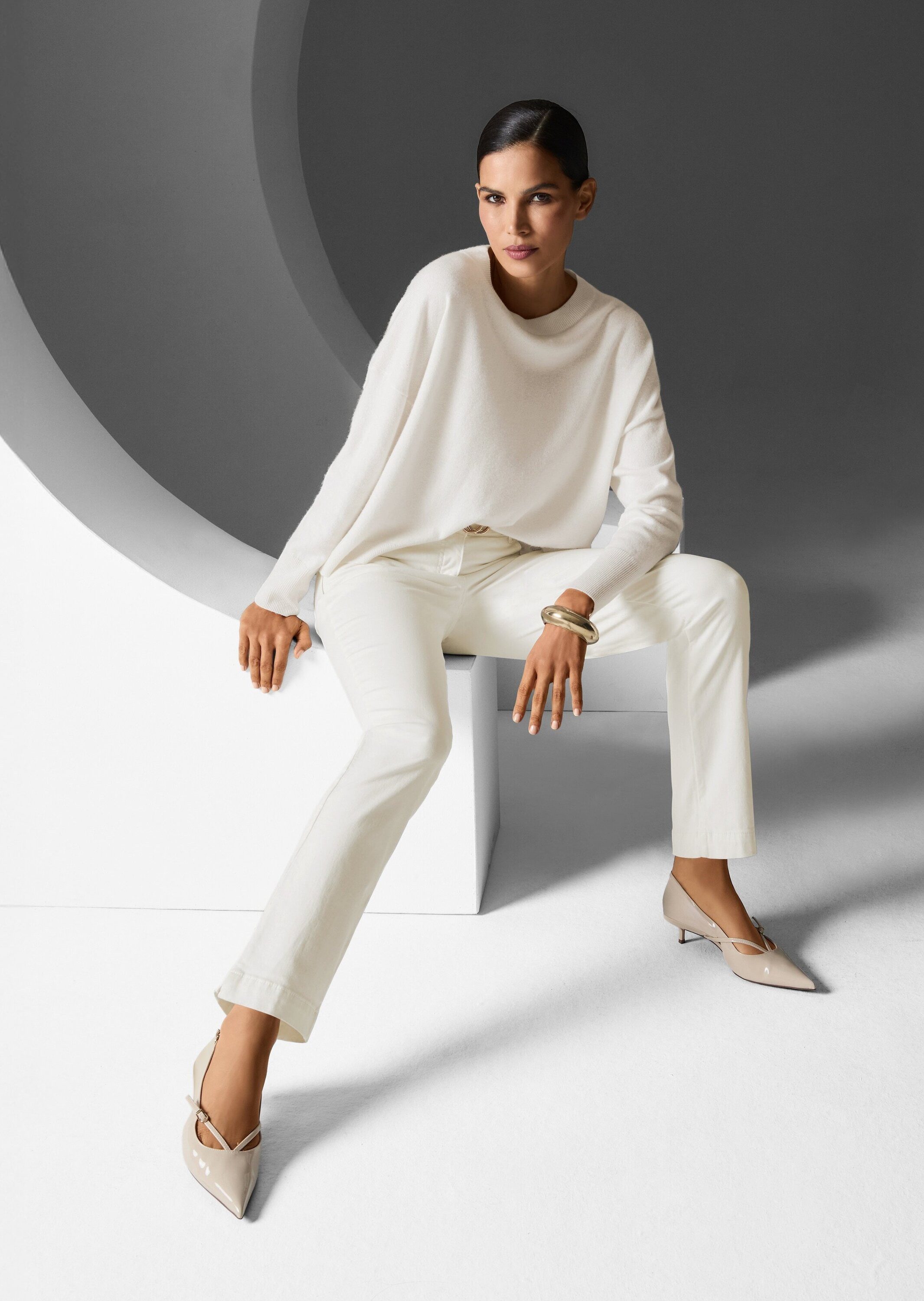 MADELEINE Stoffhose Schlanke Five-Pocket mit Stretch-Komfort Mid Waist Hose in schlanker Form mit Zier-Reißverschluss, Formbund