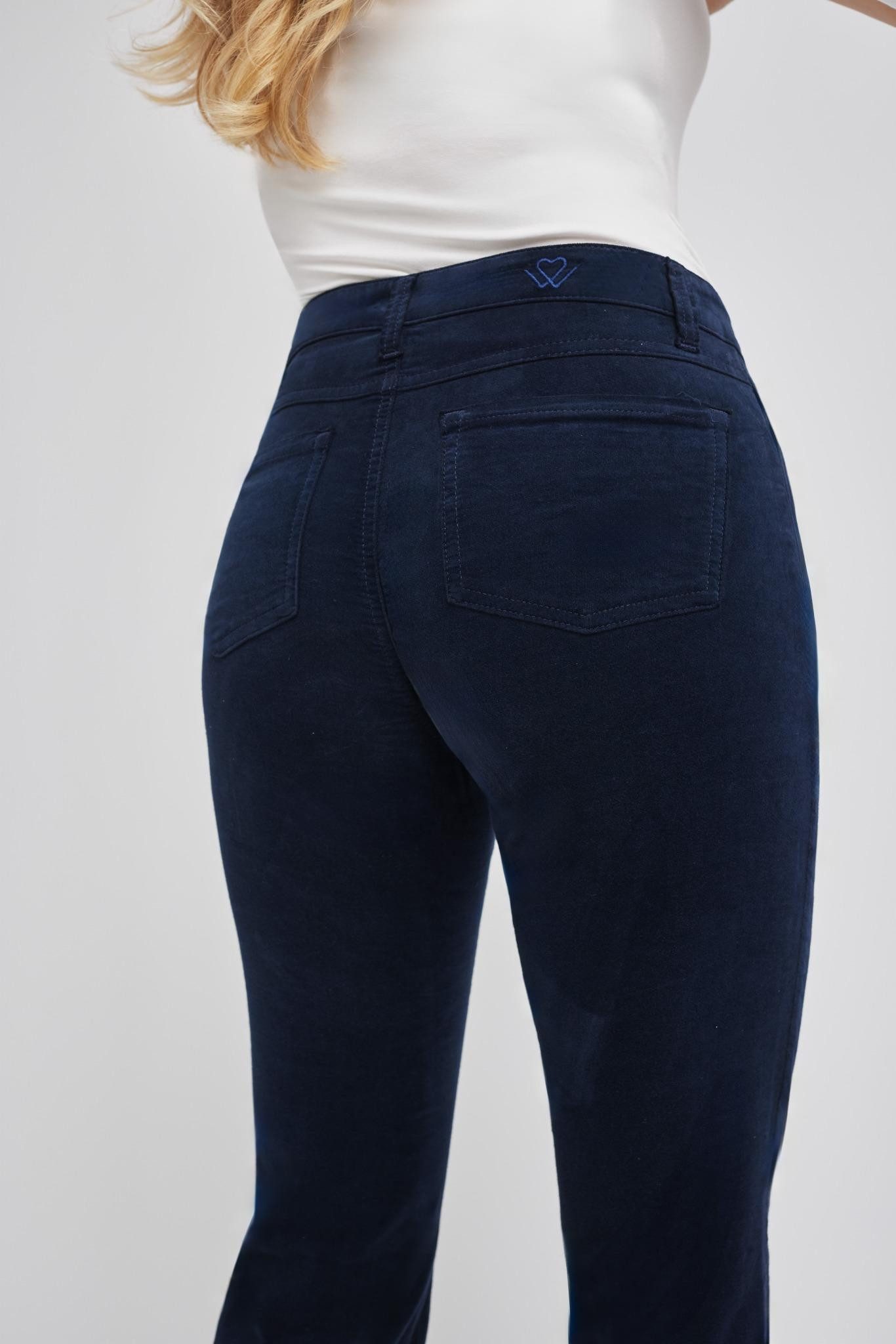 wonderjeans Bootcut-Jeans Figurbetonte Form mit leicht günstig online kaufen