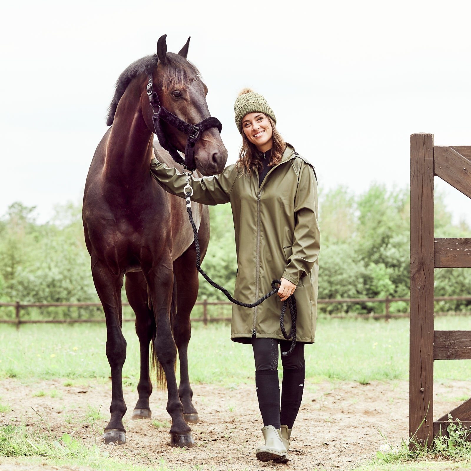 Guard für Pferde Horse Halfter Kunstfell Guard Horse mit schwarzem Reithalfter