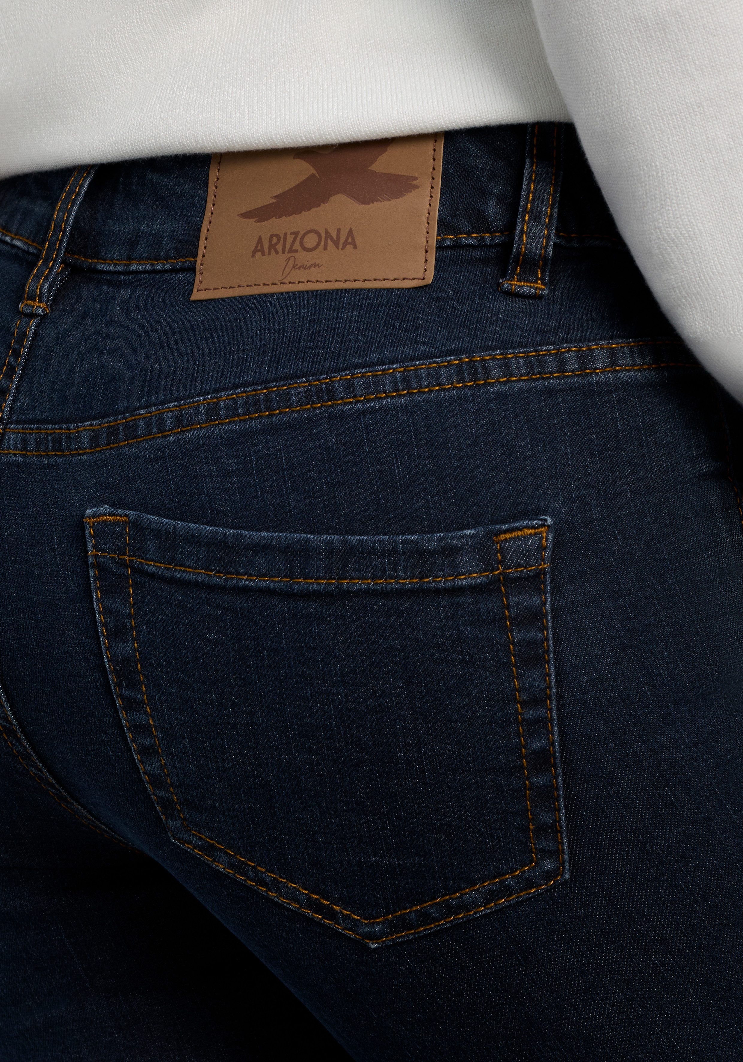 Arizona Slim-fit-Jeans Bund mit seitlichem Gummizugeinsatz schmale Passform, Röhrenjeans, Used-Waschung, hohe Leibhöhe