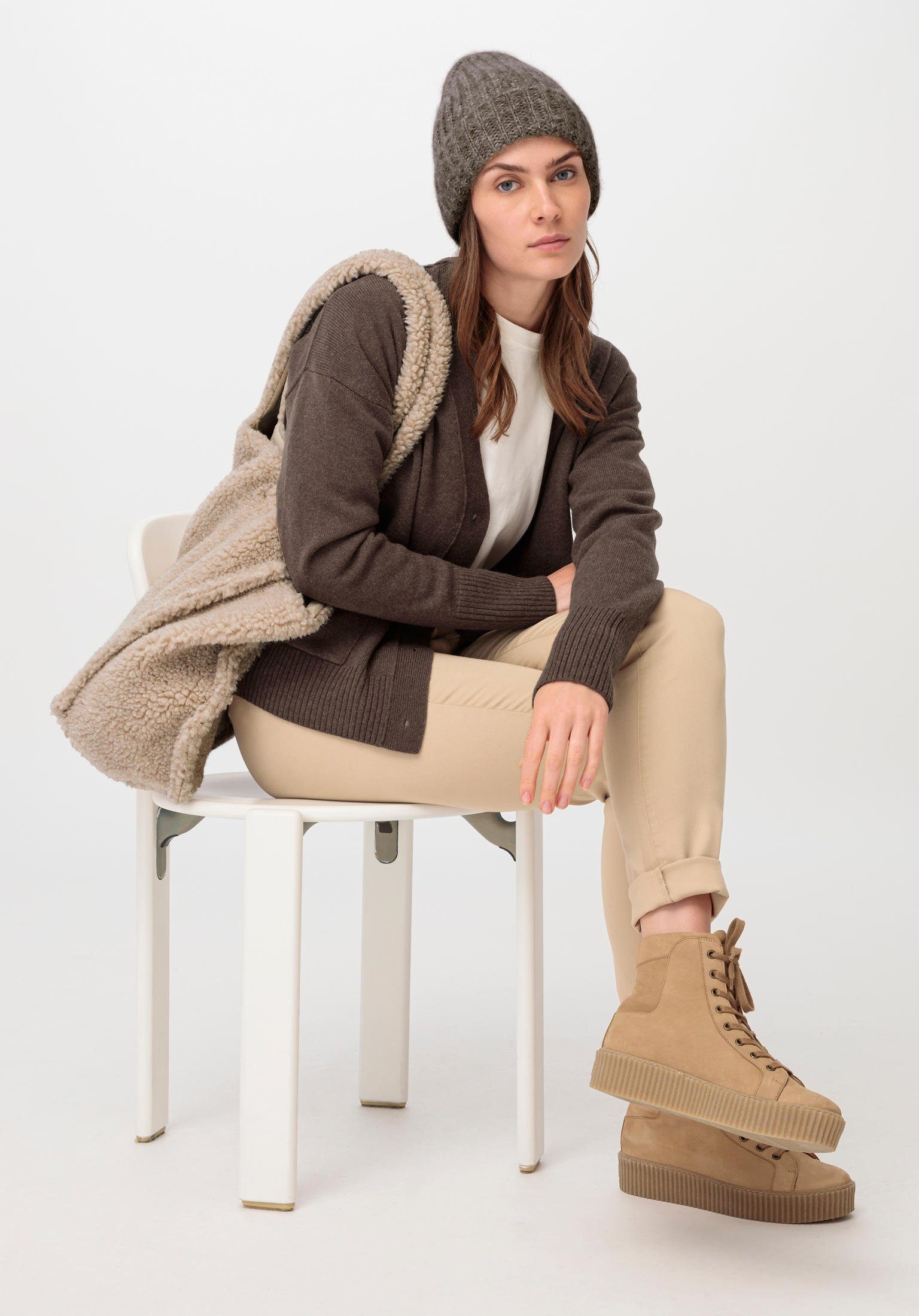 Sonderangebotsprodukte Hessnatur Stoffhose aus Bio-Baumwolle beige (1-tlg)