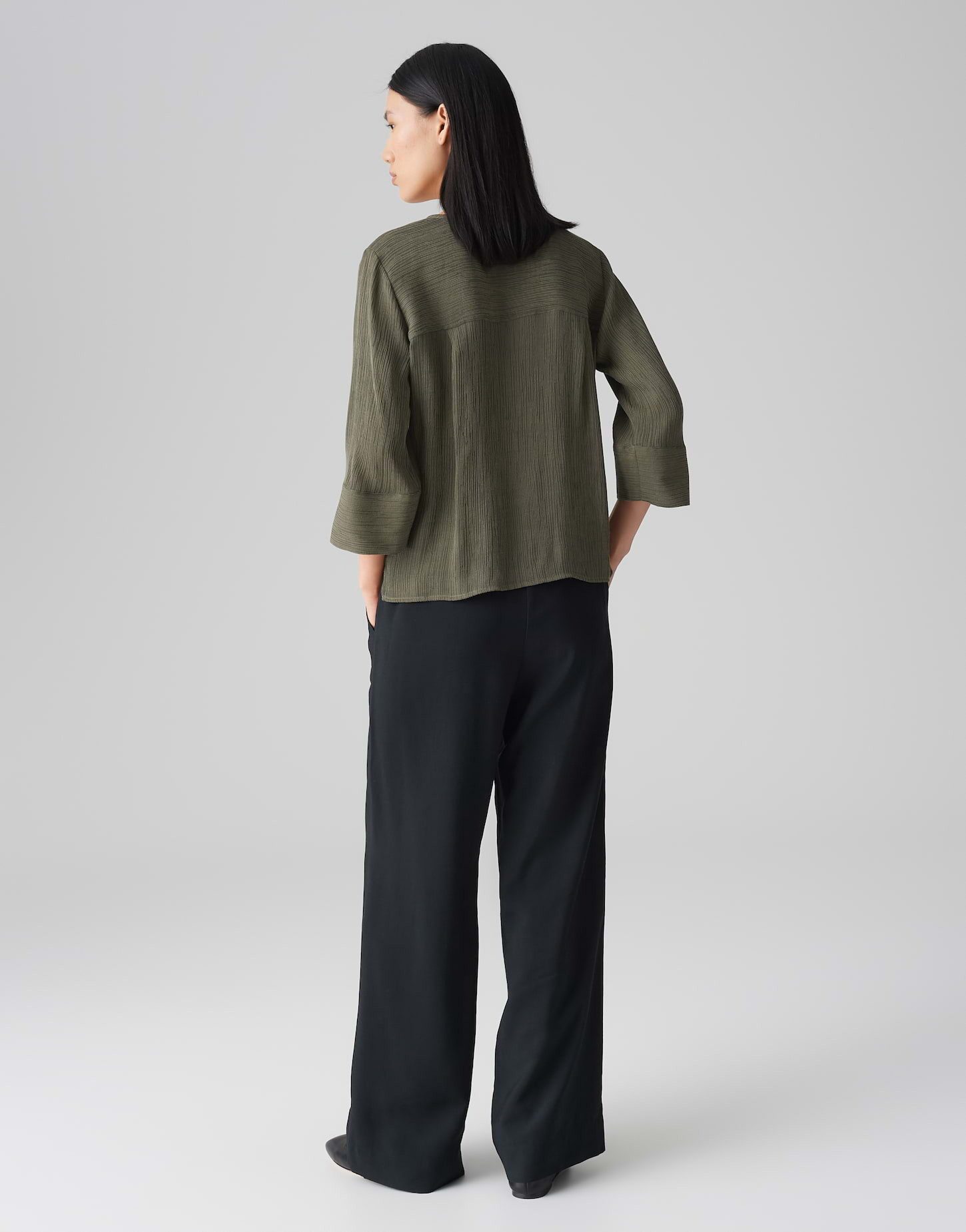 OPUS Kurzarmbluse FELSEA mit feiner Rippoptik feine Rippstruktur, Schlitze in den Seiten, Perlmuttknöpfe