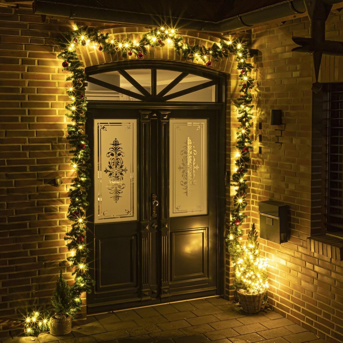 Gravidus LED-Girlande Tannengirlande 5m mit 80 LED Lichterkette und roten goldenen Kugeln