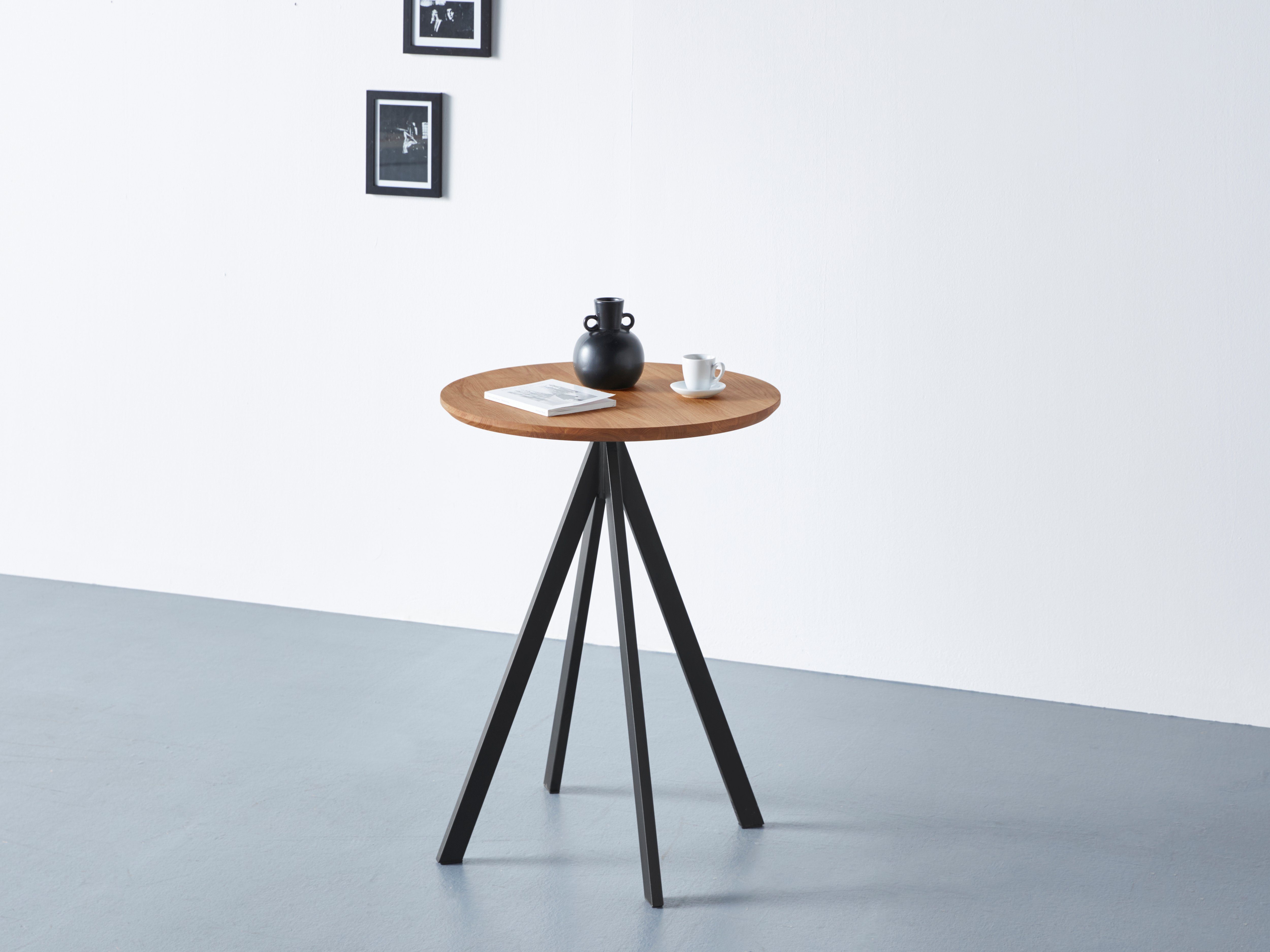 andas Esstisch Horsnab, Tischplatte aus massiver Eiche, FSC®- Massivholz, Gestell aus Metall